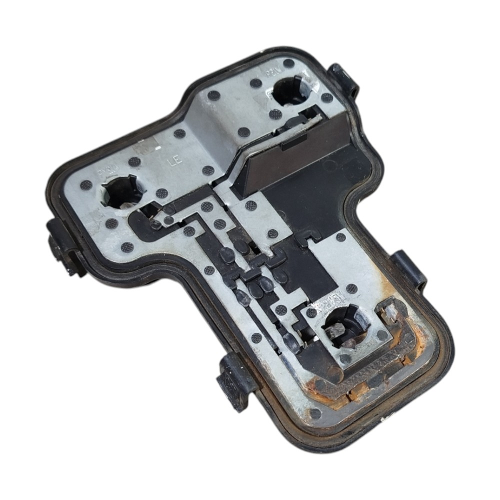 Circuito Lanterna Esquerdo Fiat Uno 2010 Detalhe Ferrugem