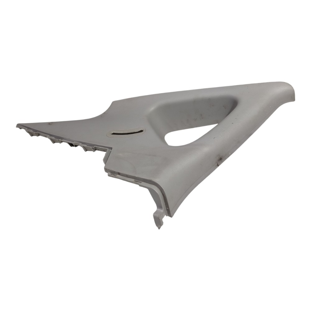 Moldura Coluna Traseira Esquerda Hyundai I30 2008 2012 7