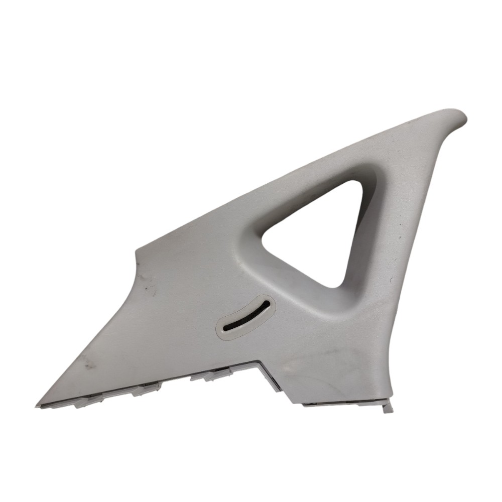 Moldura Coluna Traseira Esquerda Hyundai I30 2008 2012 1