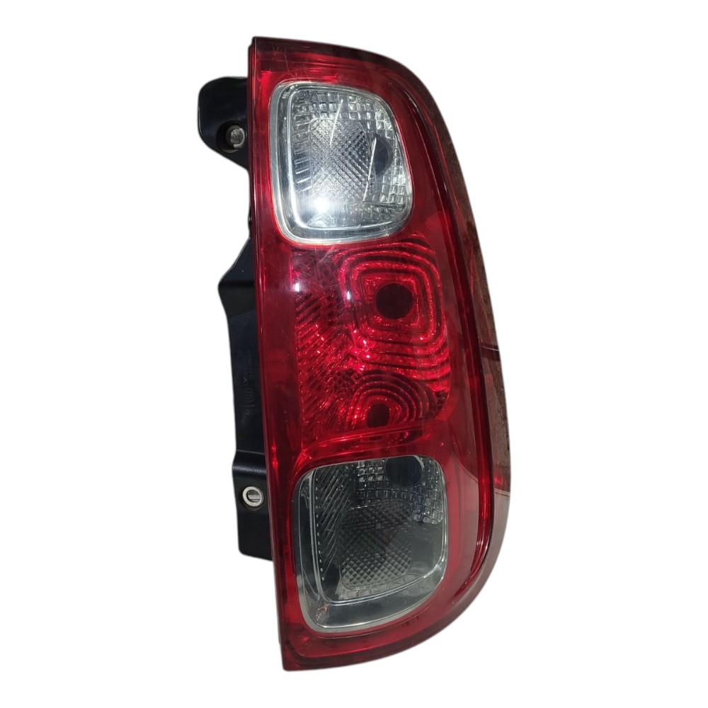 Lanterna Direita Fiat Uno 2012 2013 2014 2015 2016 Avaria Direito/passageiro