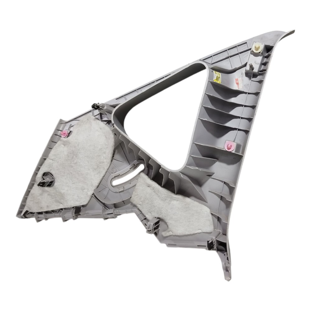 Moldura Coluna Traseira Direita Hyundai I30 2008 2012 11