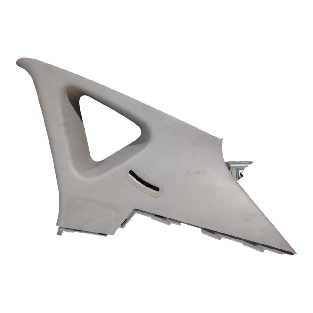 Moldura Coluna Traseira Direita Hyundai I30 2008 2012 1