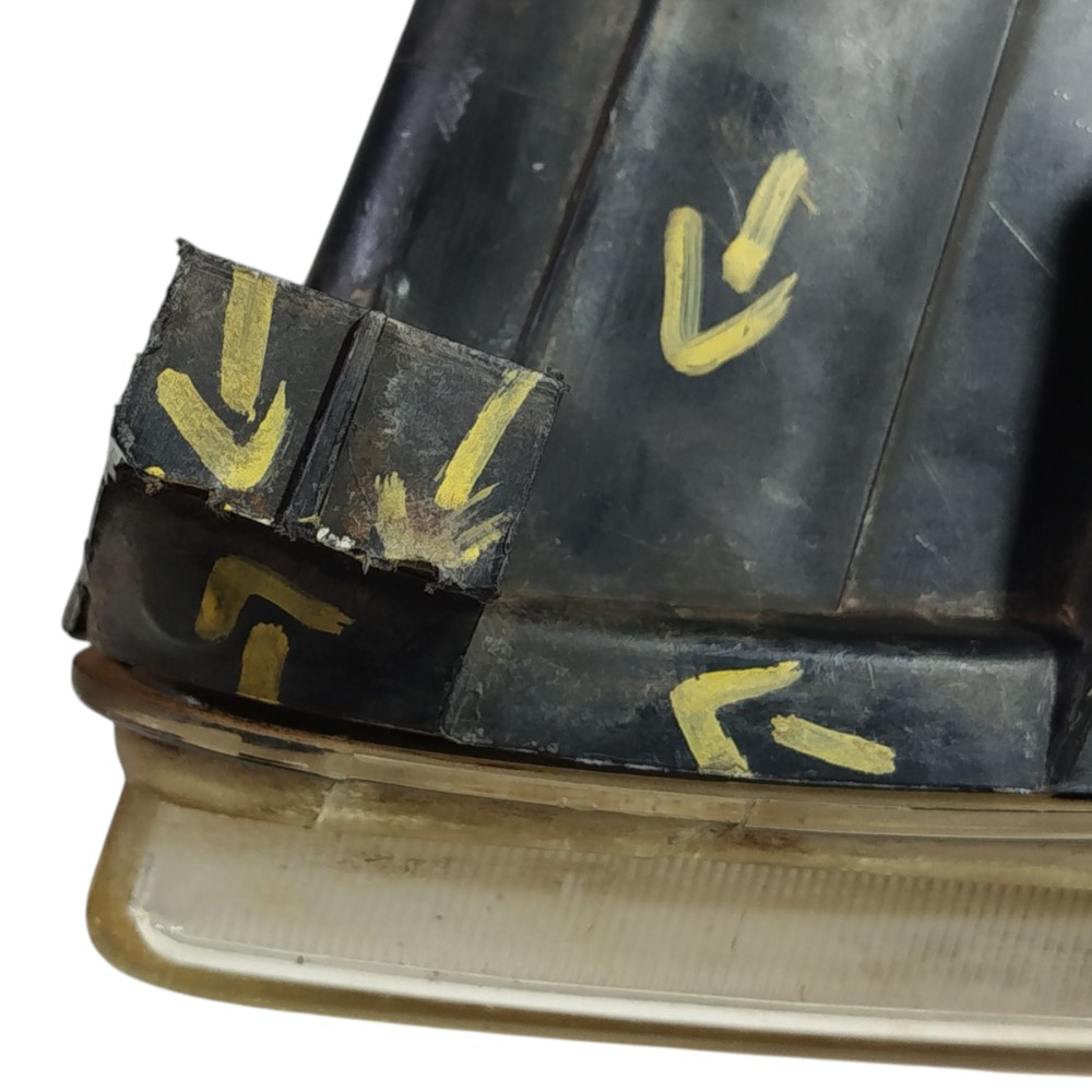 Farol Direito Peugeot 206 C/ Avaria Direito/passageiro 17