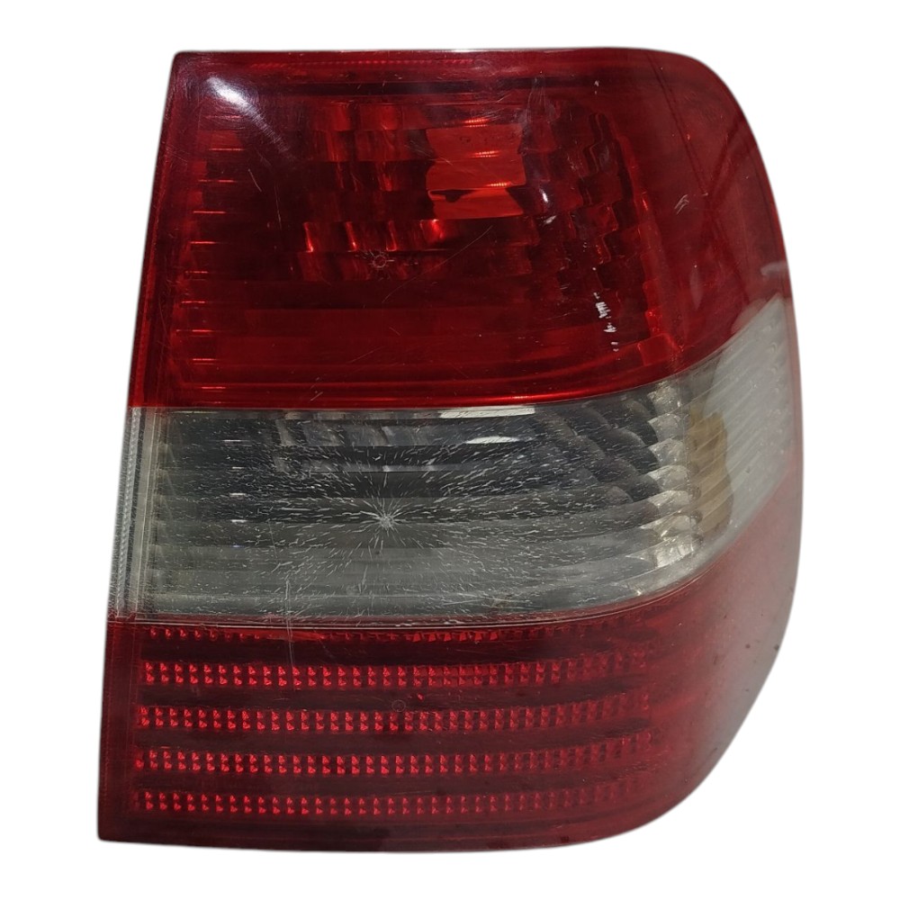 Lanterna Traseira Direita Vw Polo Sedan 2003 2004 Avaria Direito/passageiro