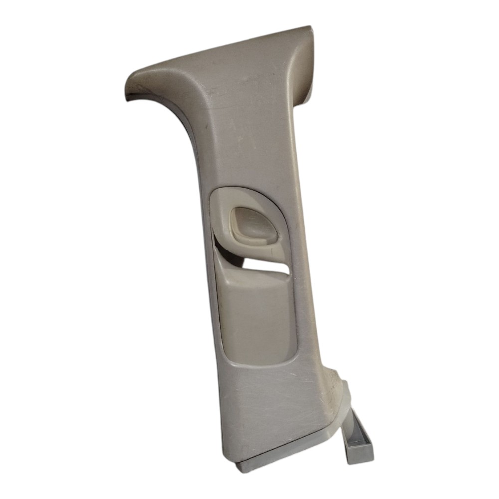 Moldura Coluna A Direita Gm Chevrolet Astra 1998 1999 Avaria