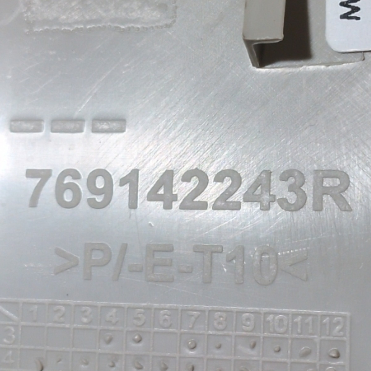 Acabamento Superior Coluna B Esquerda Renault Sandero 2018 13