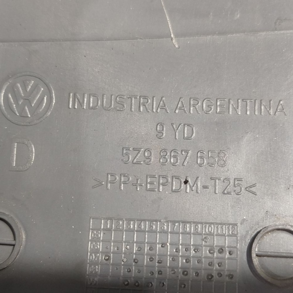 Acabamento Porta Malas Lanterna Direita Vw Spacefox 2010 15