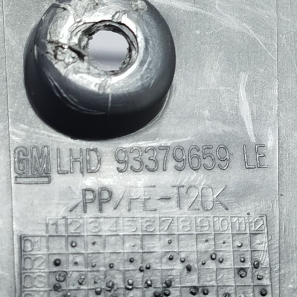 Acabamento Soleira Esquerda Gm Corsa Sedan 2007 2008 17