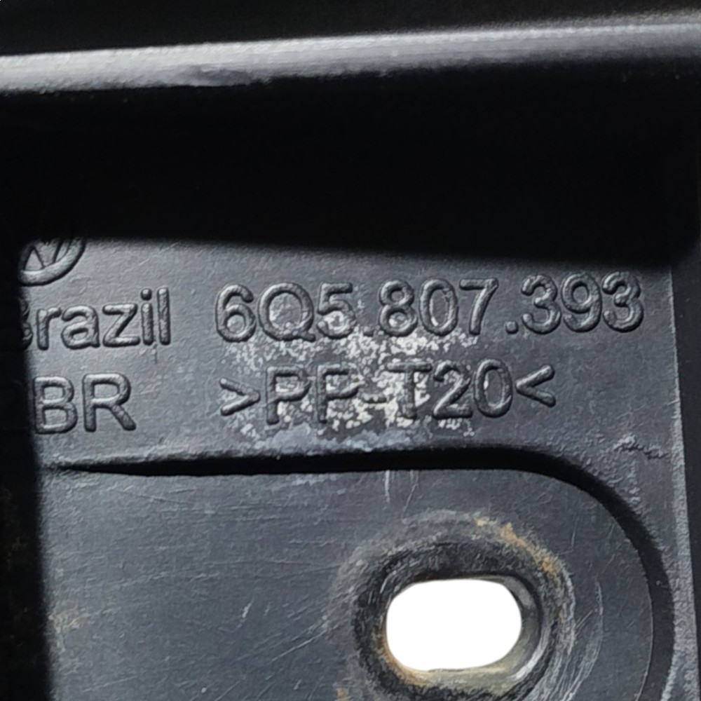 Suporte Parachoque Traseiro Esquerdo Vw Polo Sedan 2003 2004 17