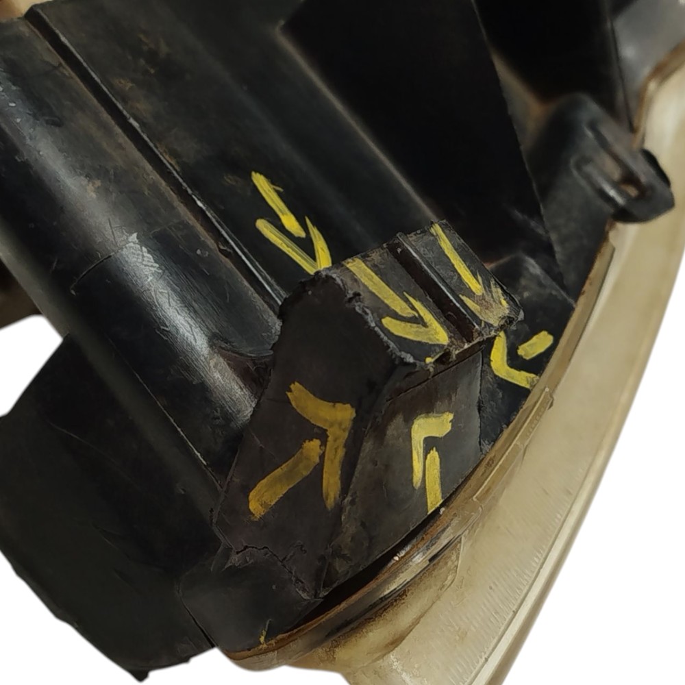 Farol Direito Peugeot 206 C/ Avaria Direito/passageiro 19