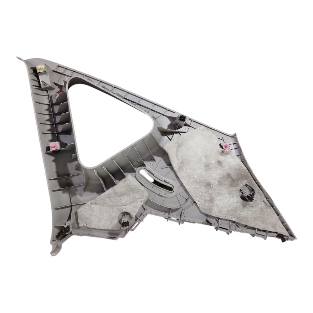 Moldura Coluna Traseira Esquerda Hyundai I30 2008 2012 9