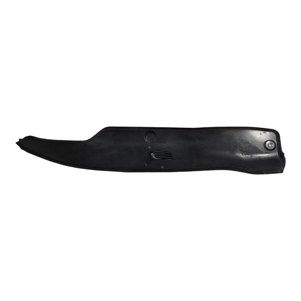 Moldura Cobertura Parabarro Esquerdo Vw Polo Sedan 2003 2004