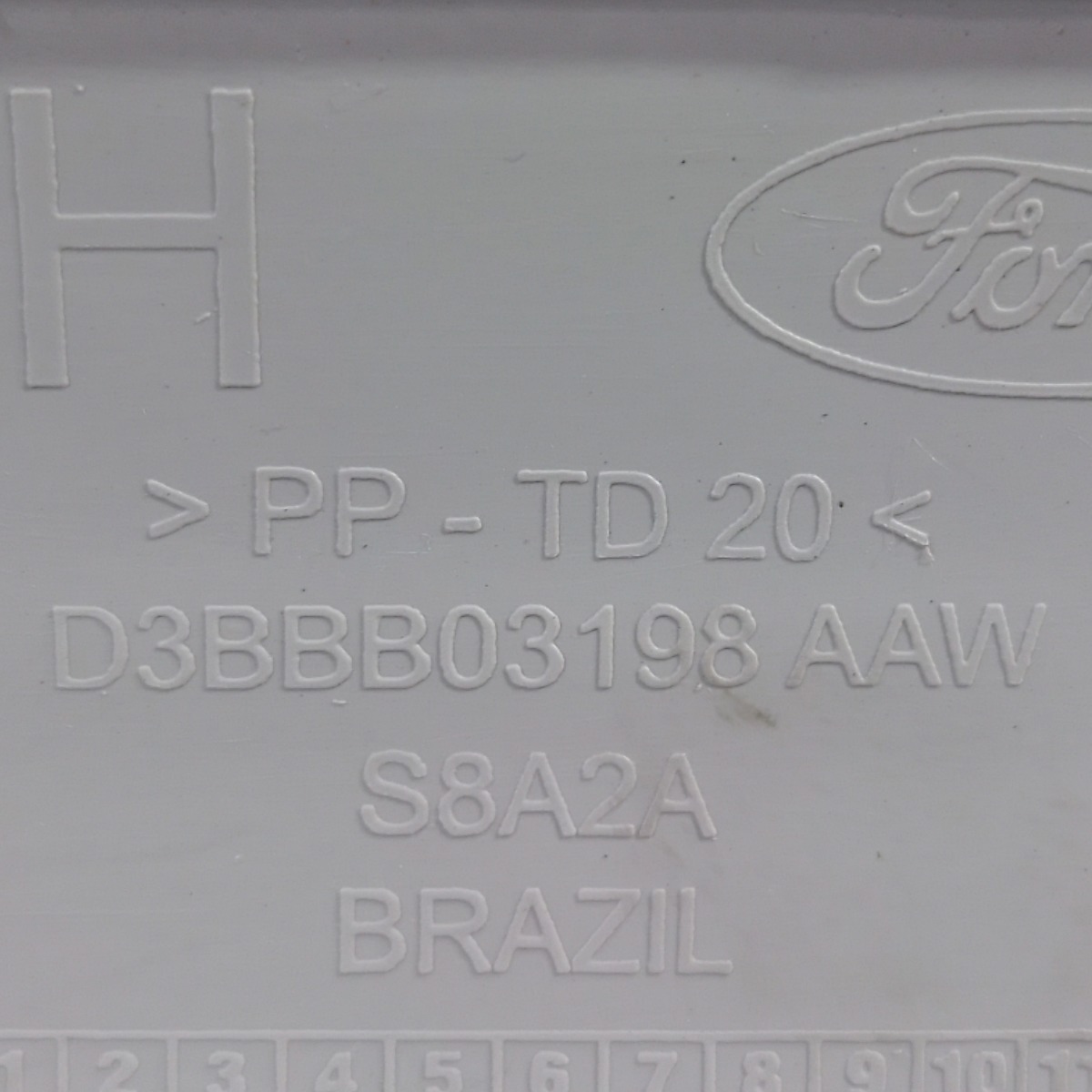 Acabamento Coluna A Direita Ford New Fiesta 2014 2015 Avaria 8