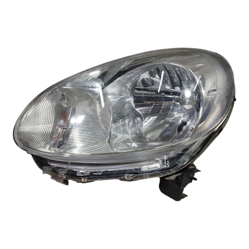 Farol Direito Nissan March 2012 Avaria Direito/passageiro