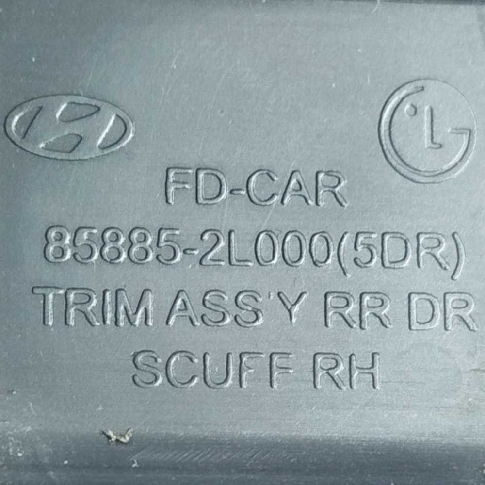 Acabamento Soleira Traseira Direita Hyundai I30 2008 2012 17