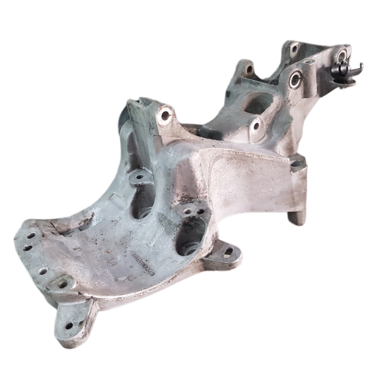 Suporte Alternador Compressor Renault Sandero 2014