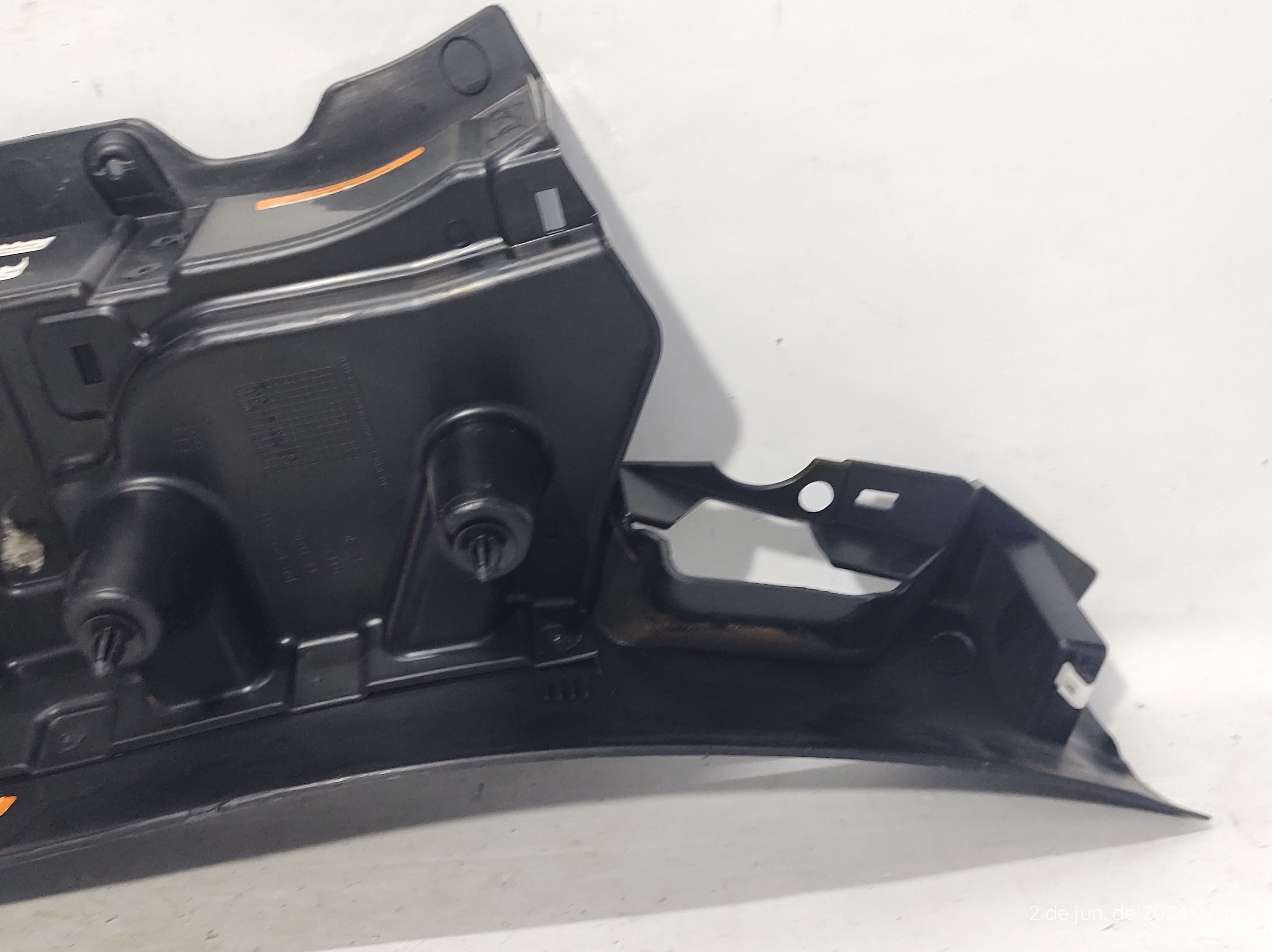 Moldura Coluna Traseira Esquerda Toro 16 A 21 1002176680 8