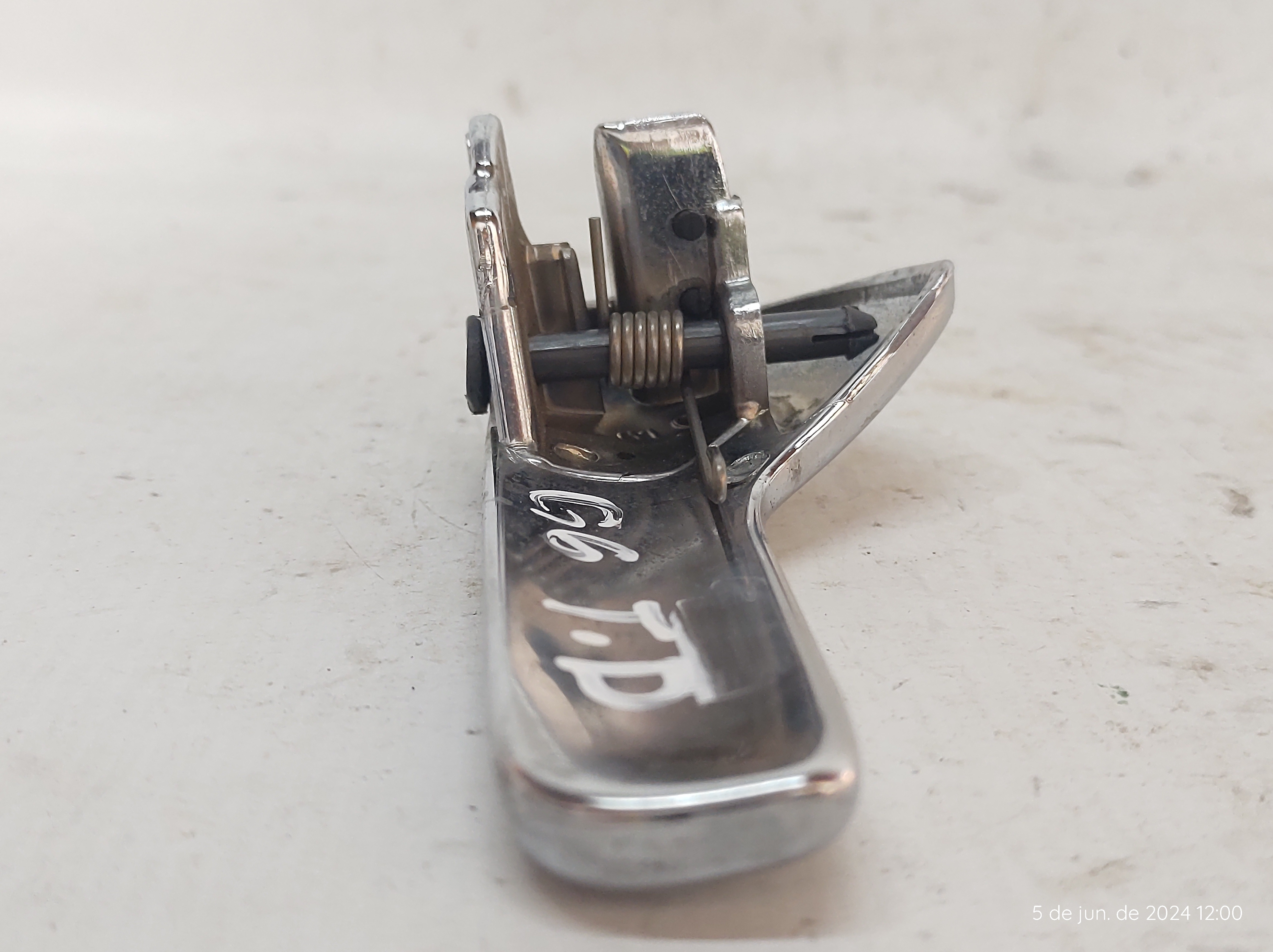 Maçaneta Int Prata Traseira Direita Gol Voyage G6 12 A 16  Prata Traseira 4