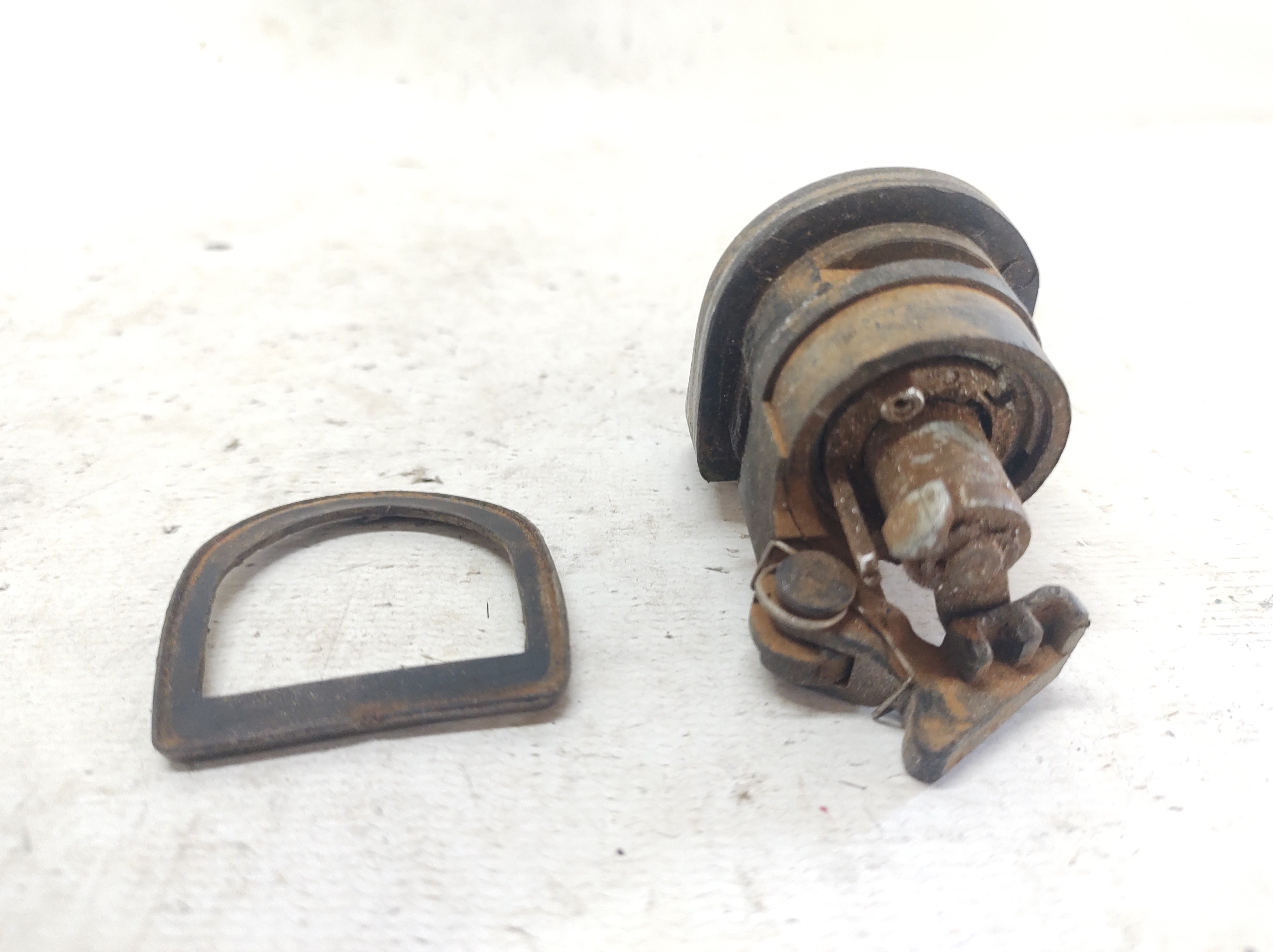 Maçaneta Miolo Tampa Traseira Gol G2 95 A 00 377827531 7