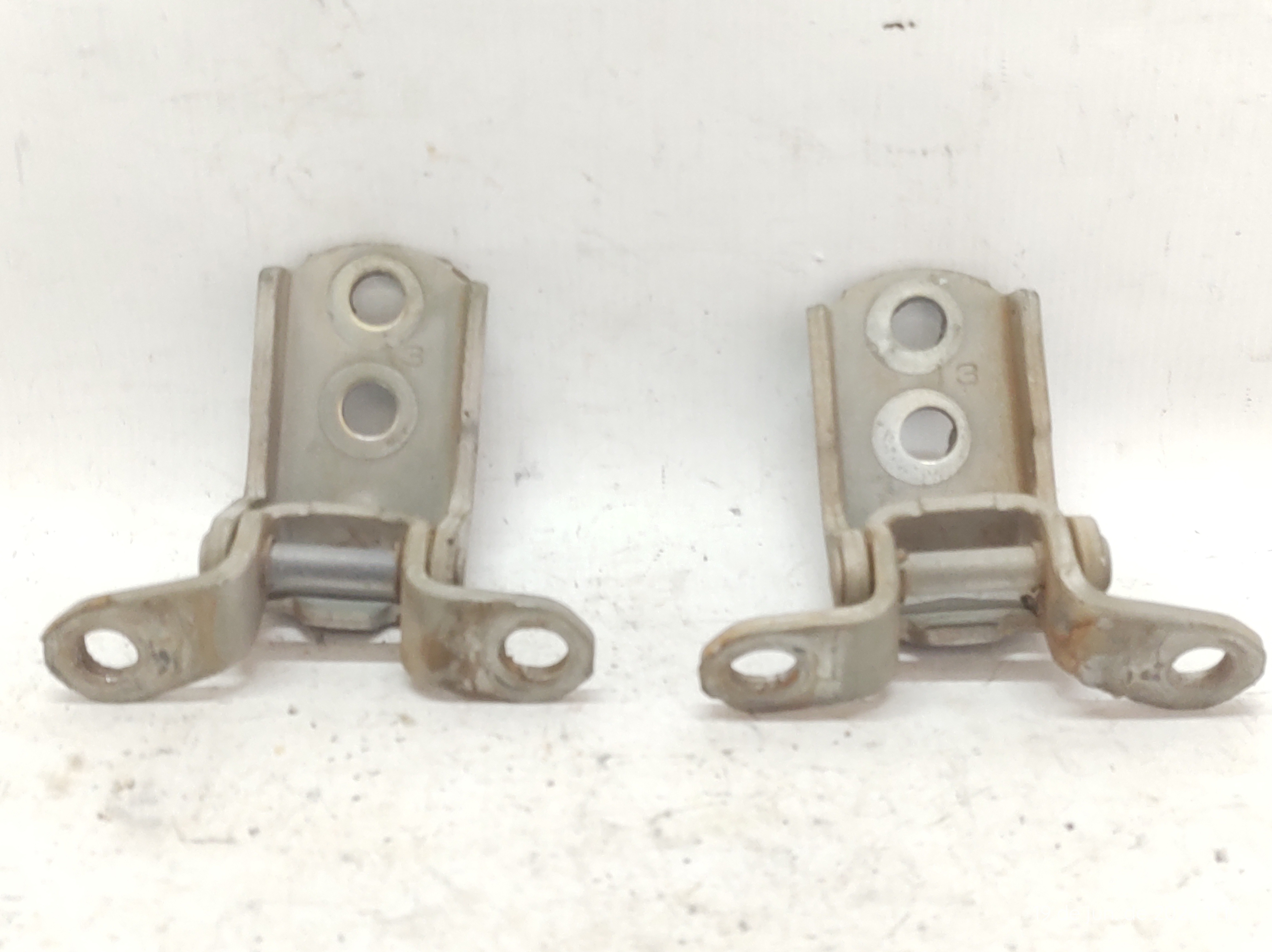 Par Dobradiça Porta Dianteira Direita Tiida 08 A 13 6