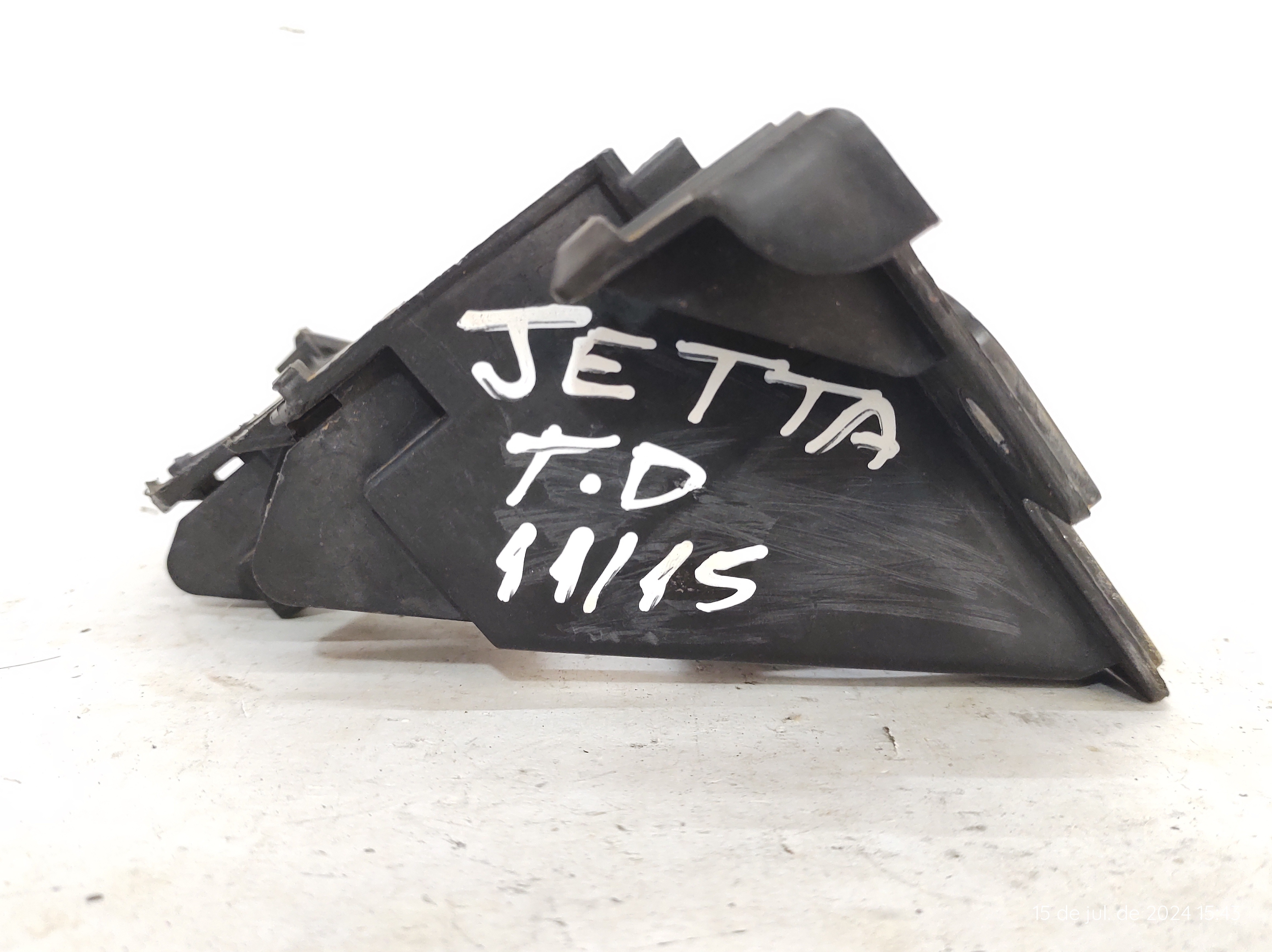 Guia Para-choque Traseiro Ld Direito Jetta 11 A 15 5c6807394 7