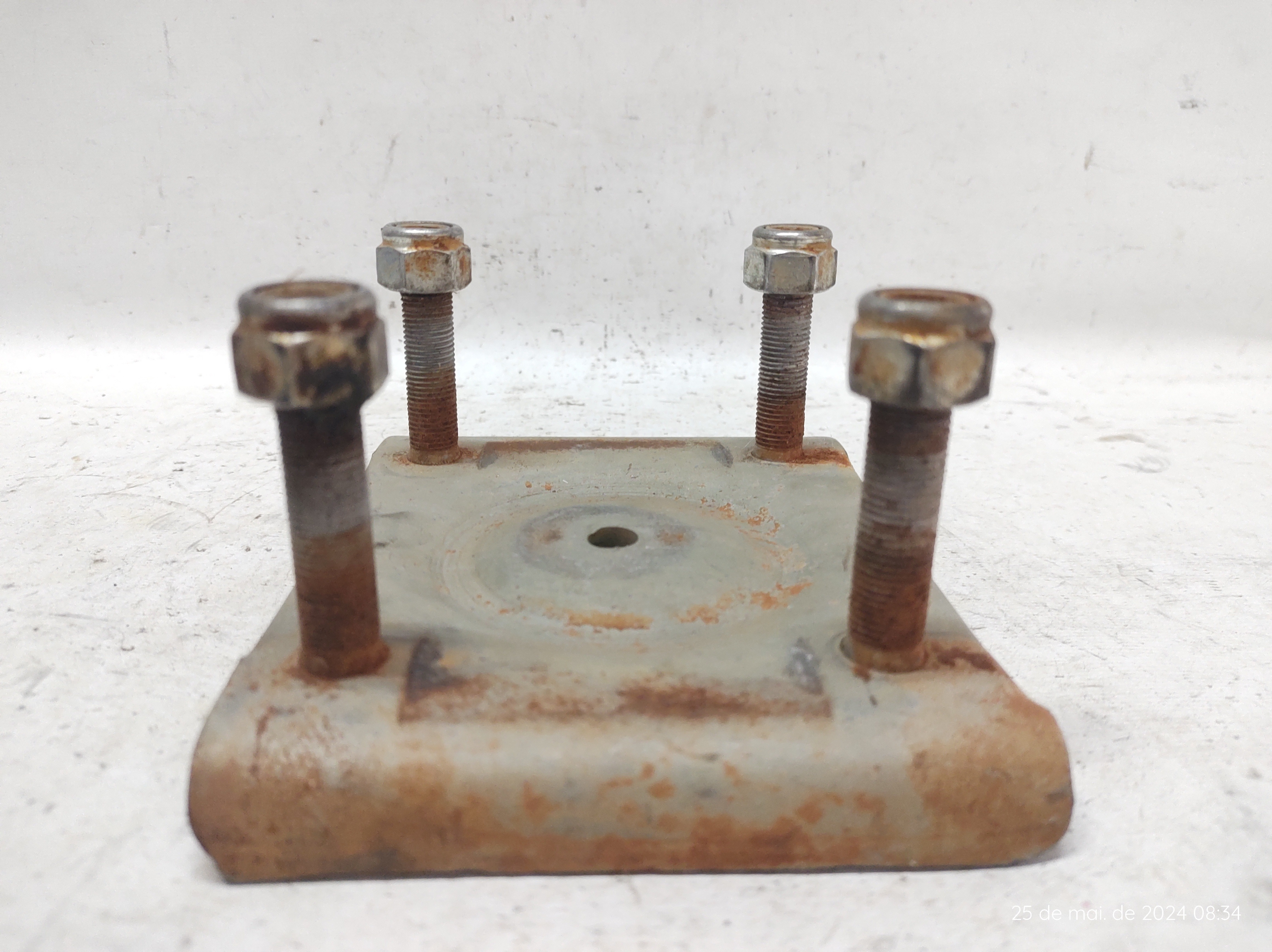 Suporte Trava Mola Traseira Strada 20 A 23  Prata 8