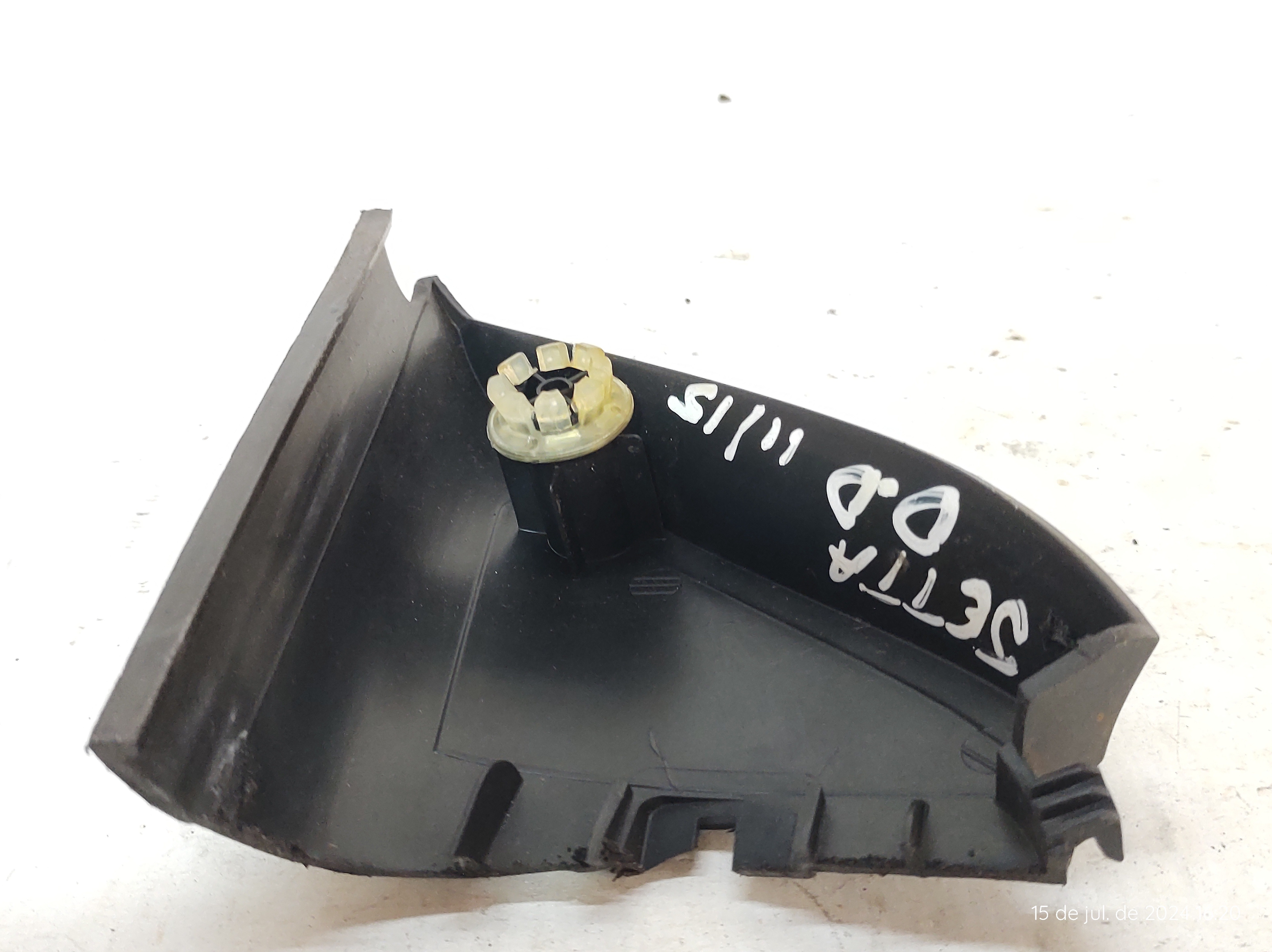 Moldura Interna Retrovisor Direito Jetta 11 A 15 Preto 4