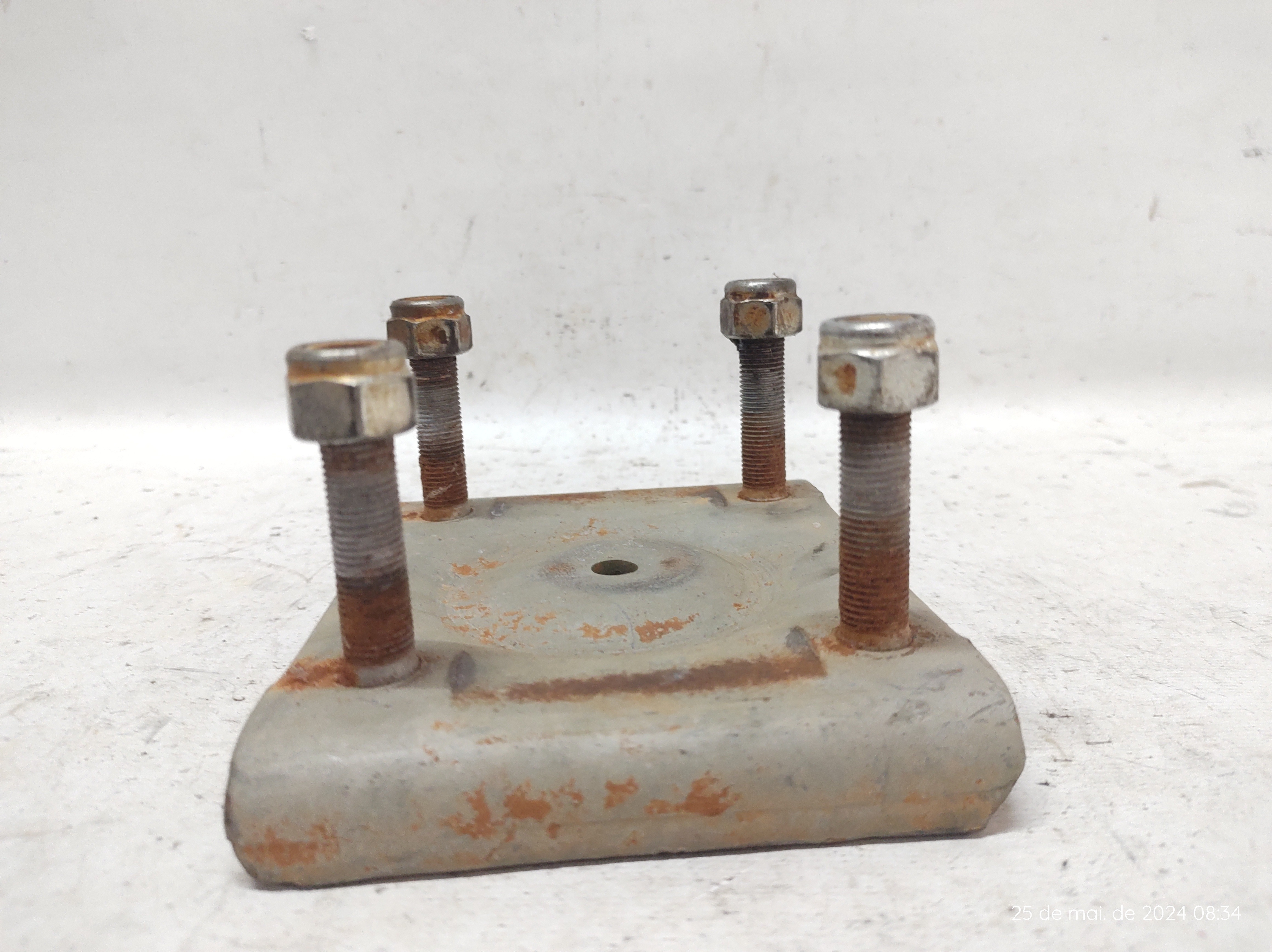 Suporte Trava Mola Traseira Strada 20 A 23  Prata 5