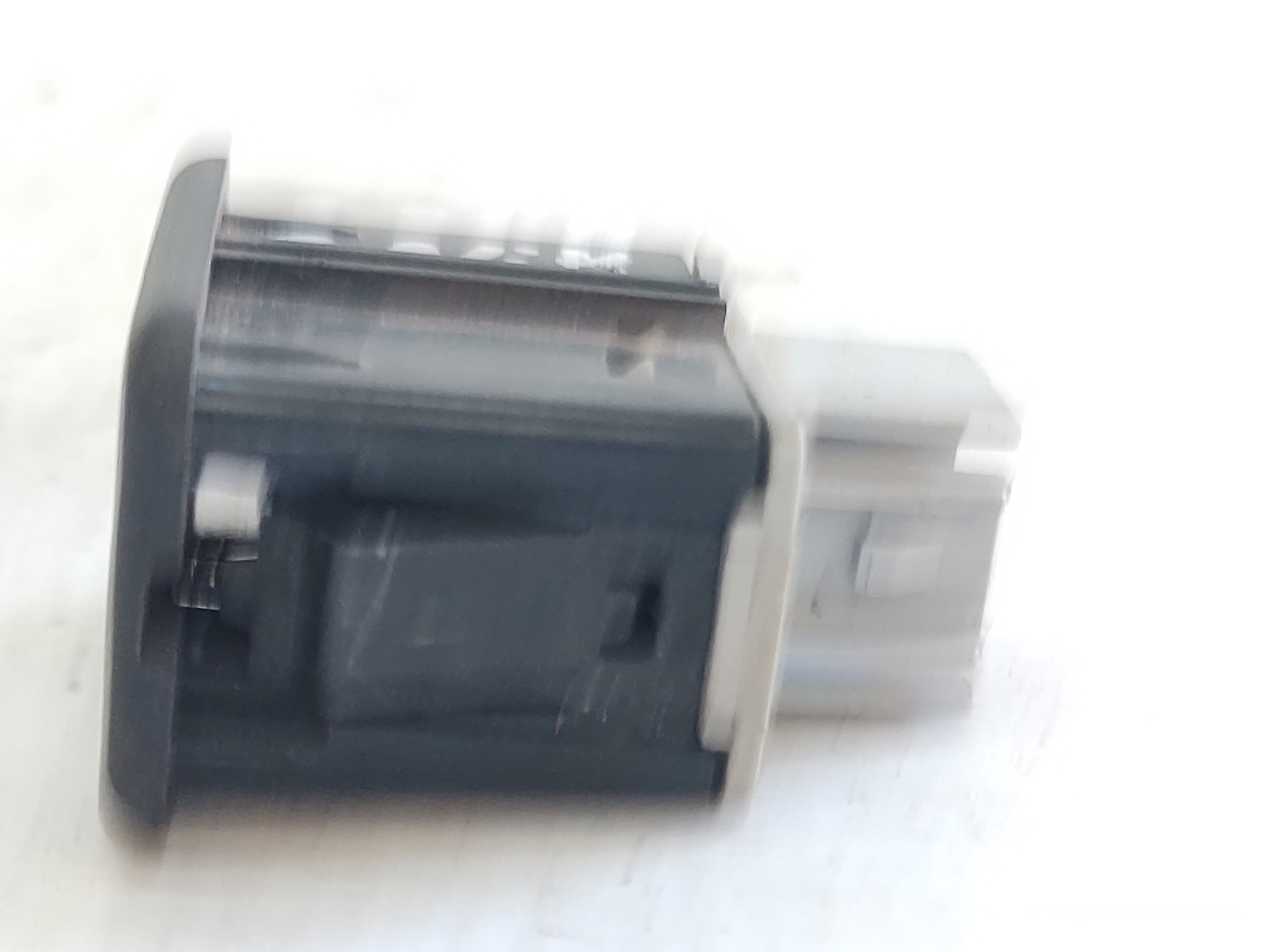 Conector Usb Onix Prisma Cobalt Tracker 12 A 19 20928734 3