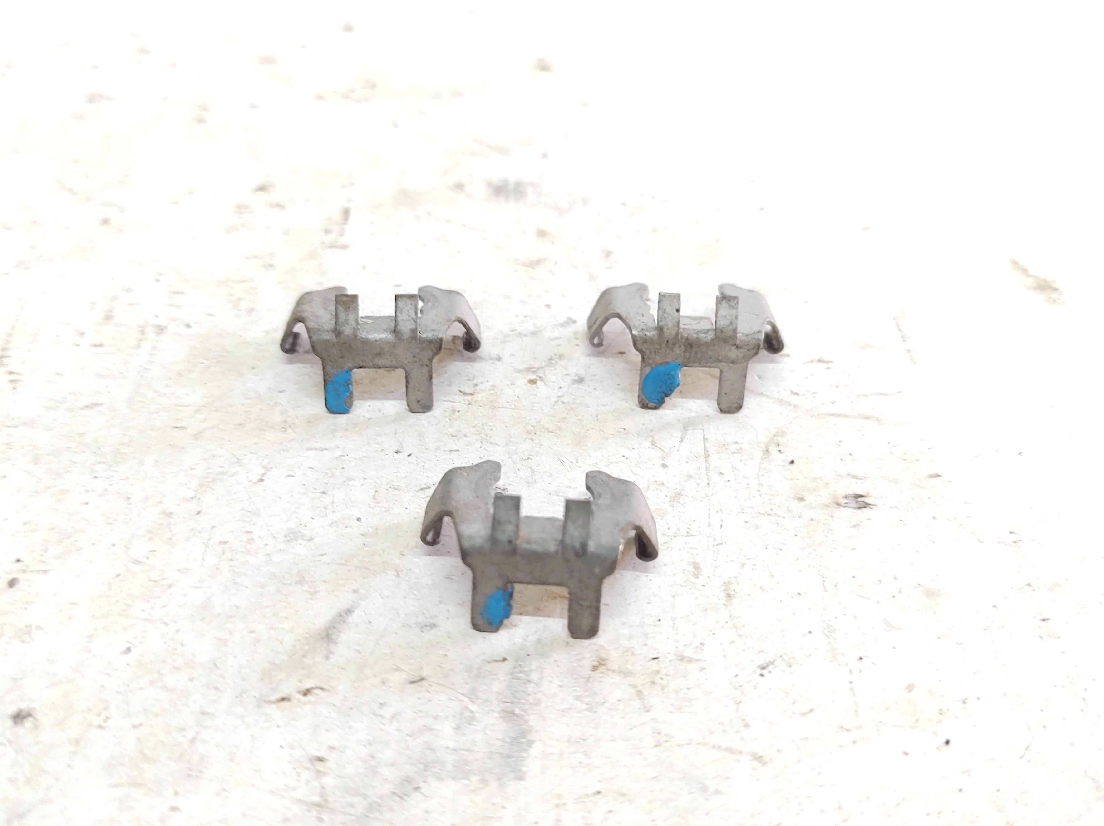 Kit Travas Dos Bicos Injetores Argo Cronos 1.0 3cc 17 A 23 4