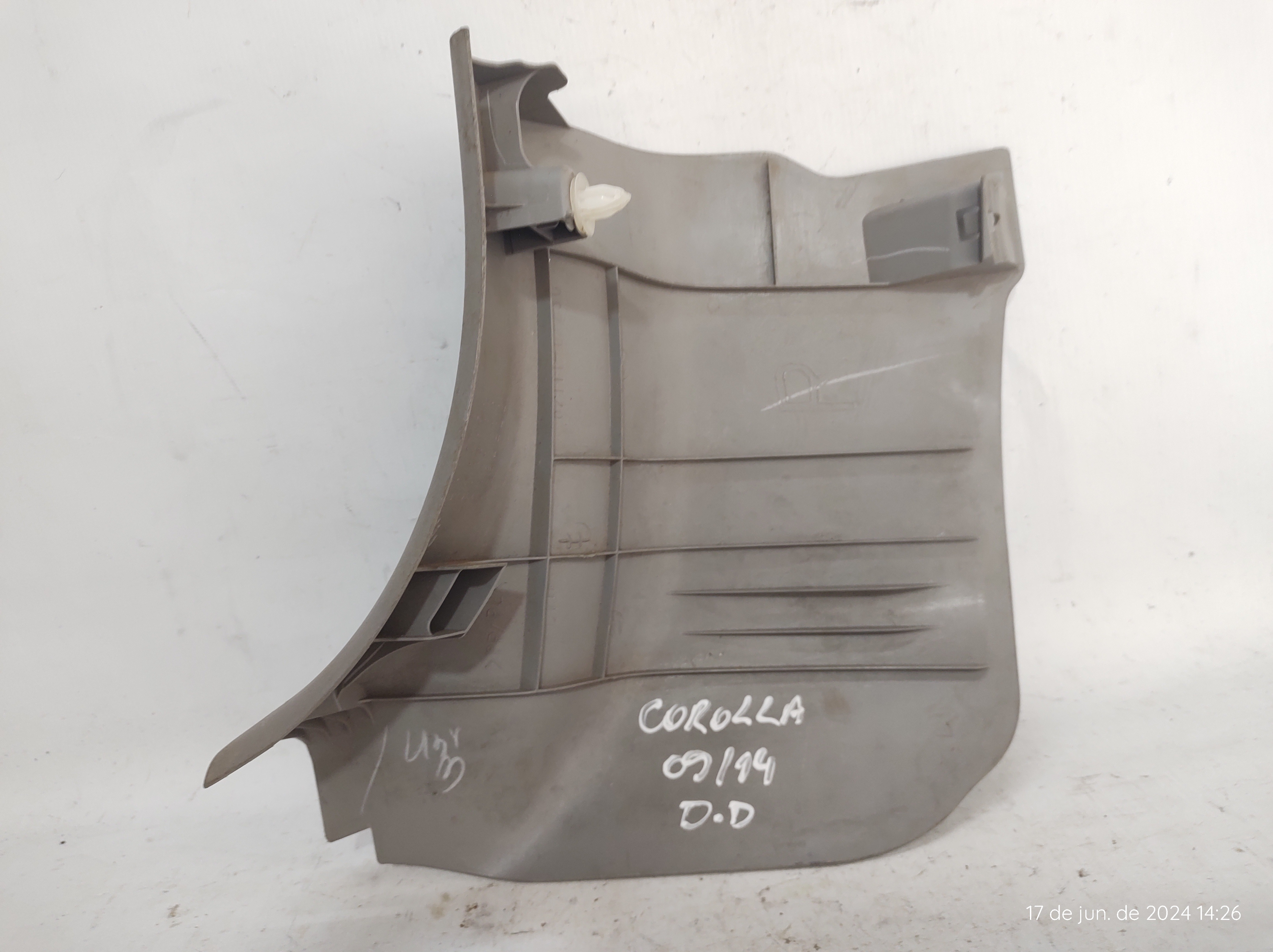 Moldura Soleira Dianteira Direita Corolla 09 A 14 6211102230 Cinza 4