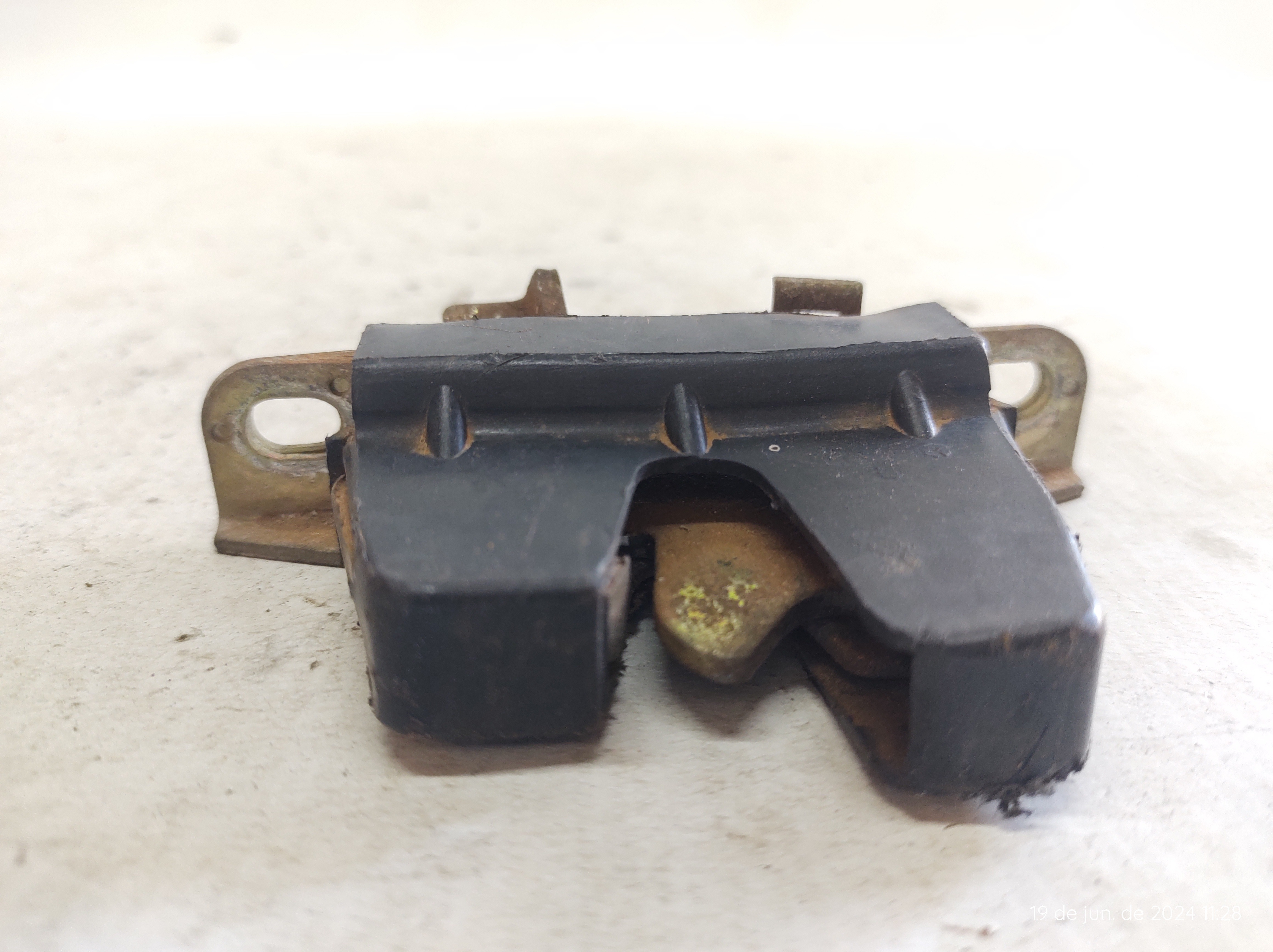 Fechadura Tampa Traseira Gol G2 95/2000 377827505 Original 3