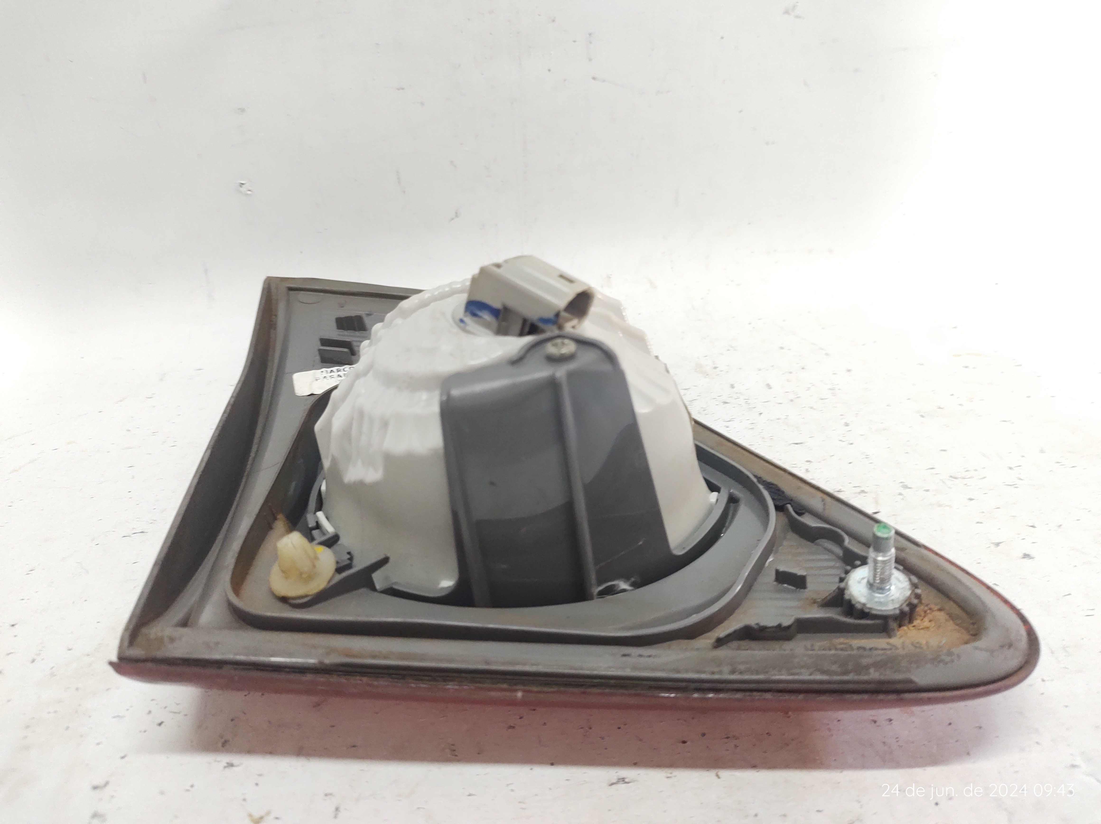 Lanterna Tampa Traseira Direita Corolla 09 A 14  Direito Vermelho 6