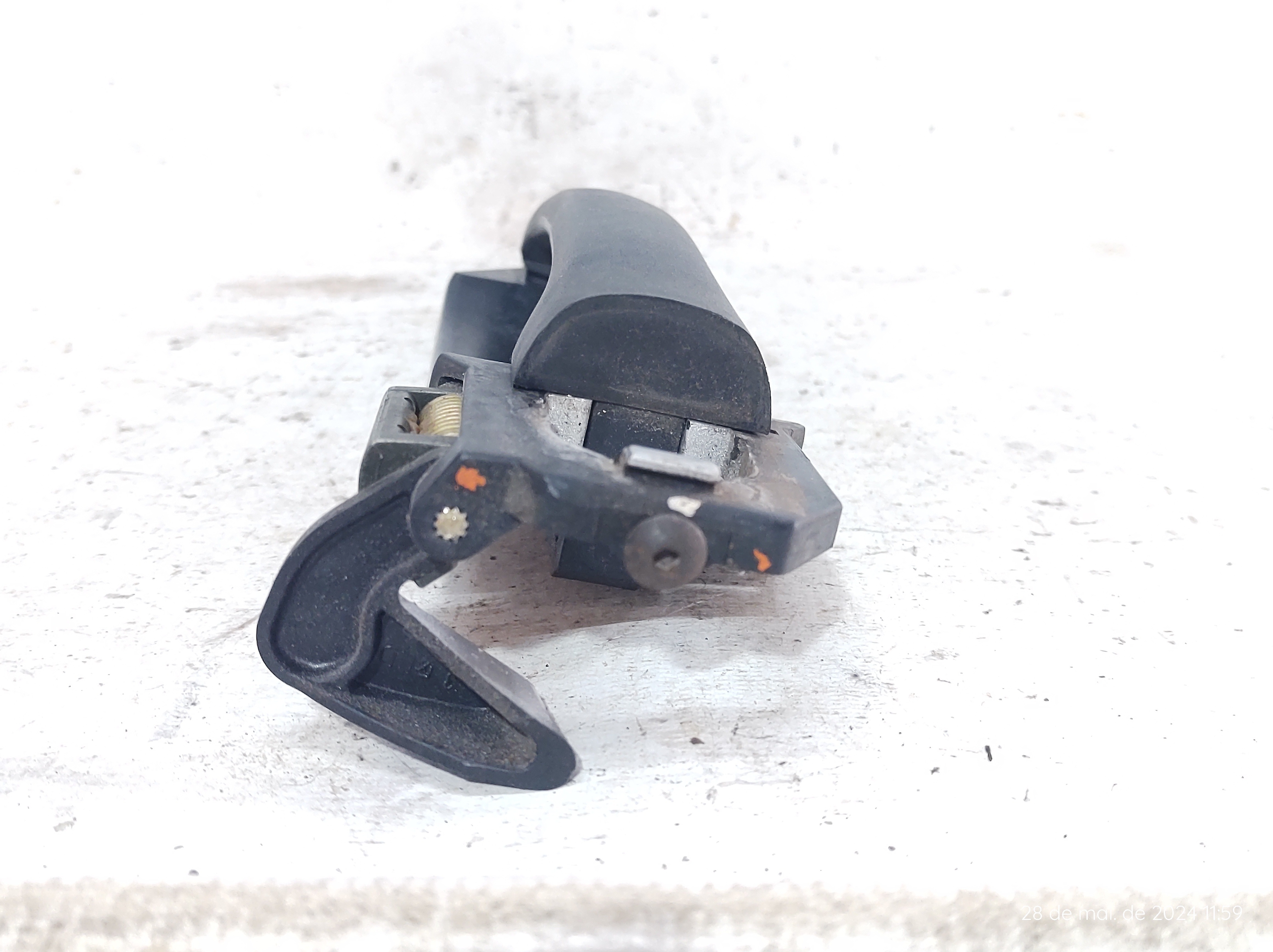 Maçaneta Ext Traseira Direita Palio Siena 4 A 12  Preto Traseira 4