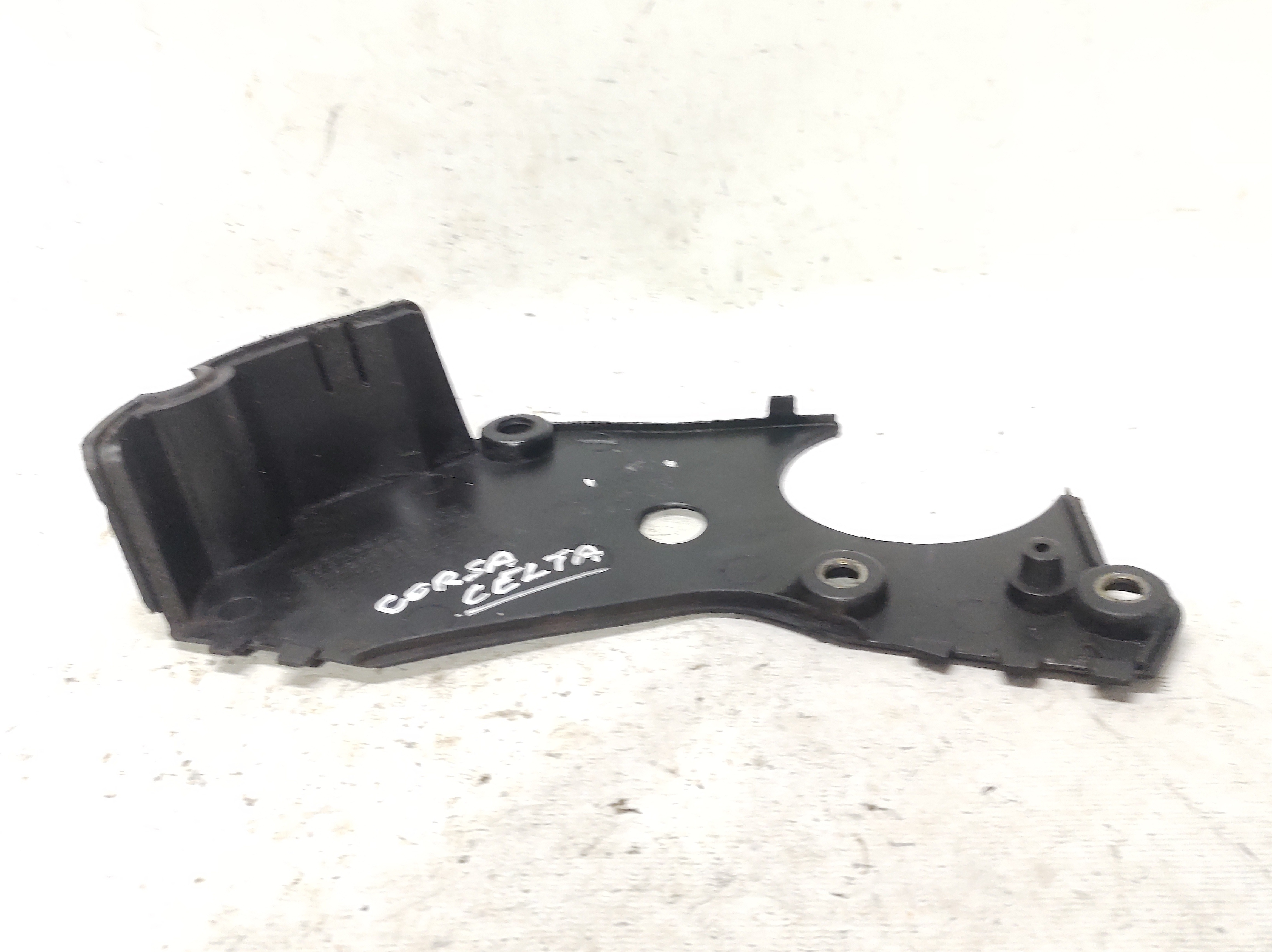 Capa Inferior Correia Dentada Corsa Celta 96 A 16 93279385
