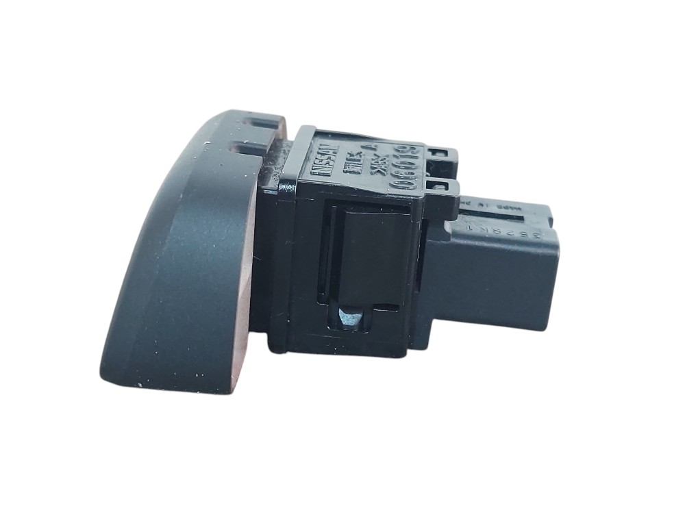 Botão Pisca Alerta Nissan March 2011 A 2015 Preto 5