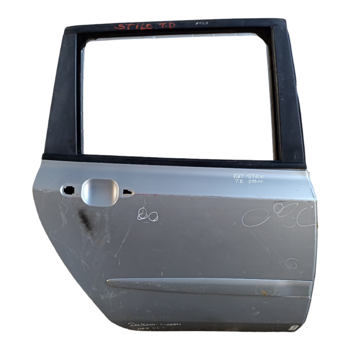 Porta Traseira Direita Fiat Stilo Com Pequenos Detalhes  Traseira Direito Prata 1