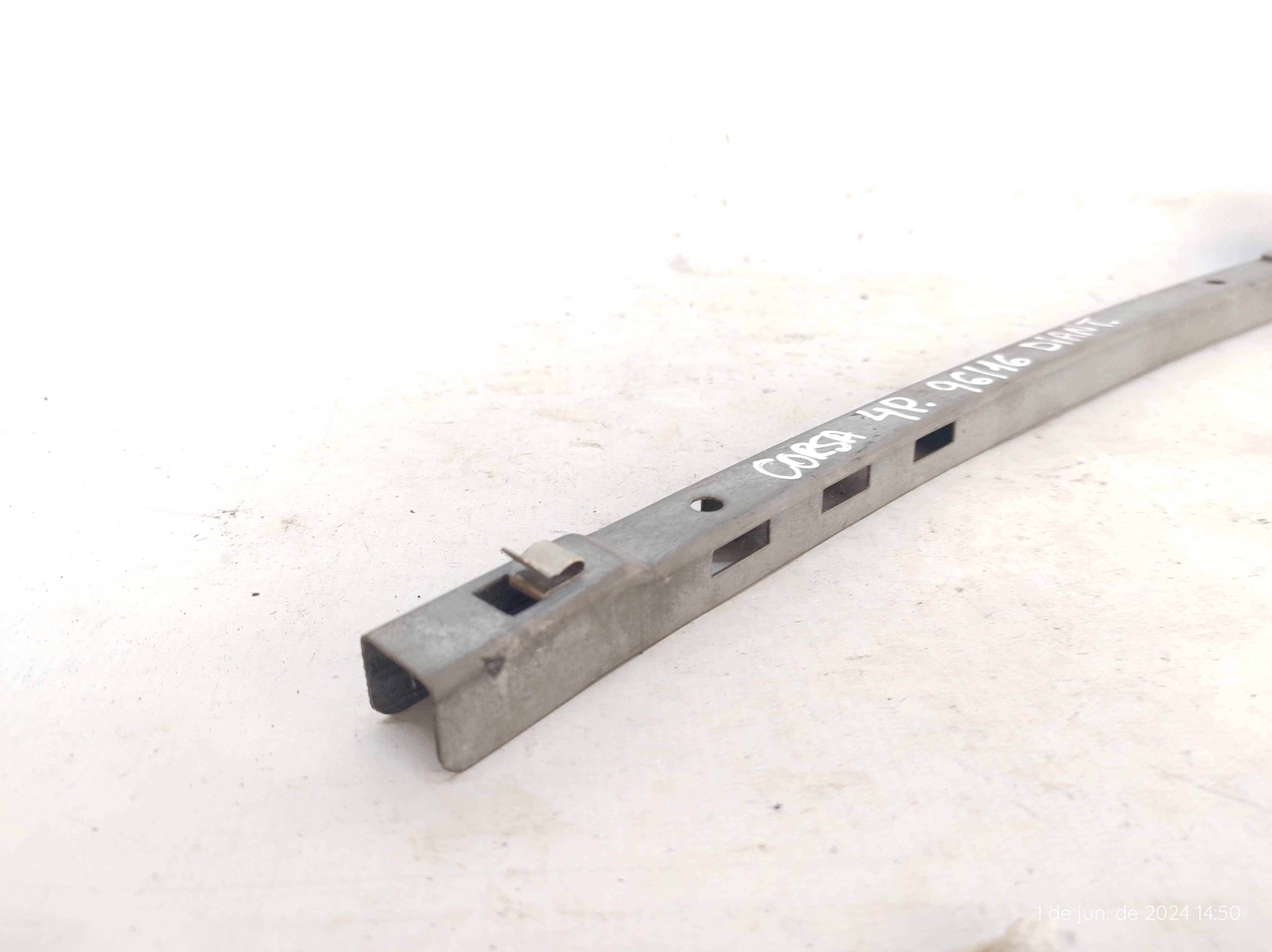 Guia Vidro Dianteiro D/e Corsa Classic 96 A 16 3