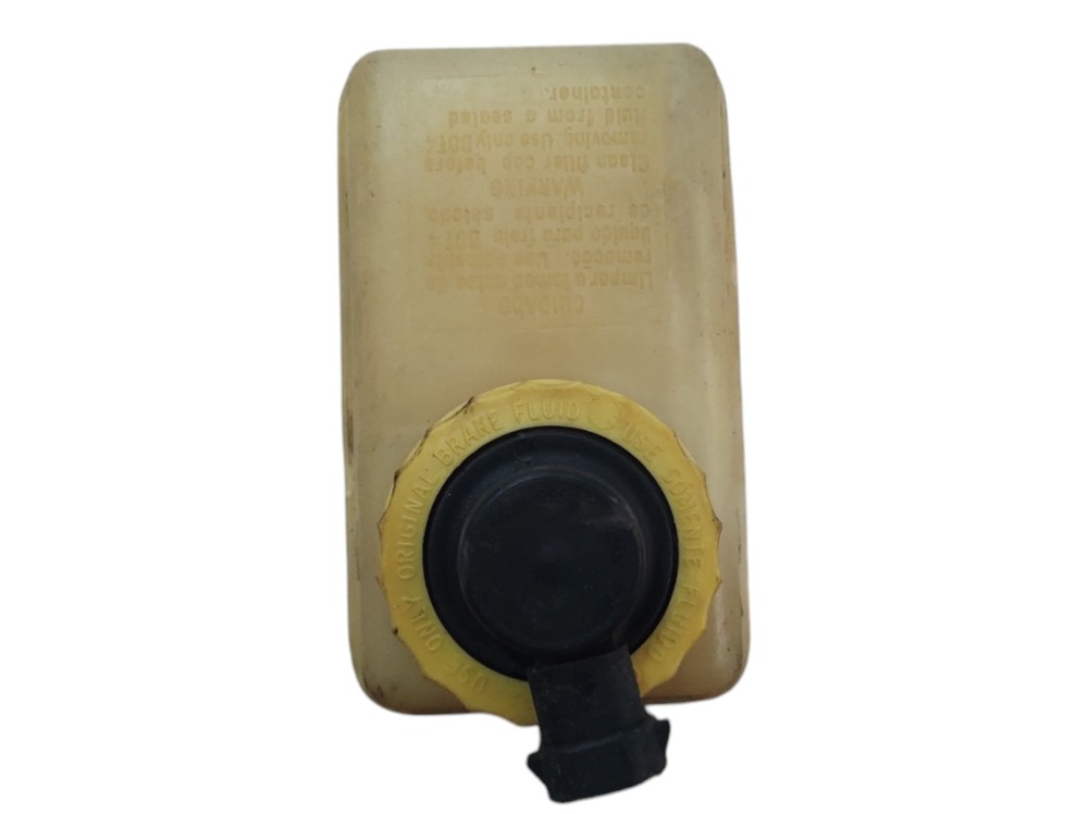 Reservatório De  Fluido Do Freio Corsa Classic 1996 A 2010 3