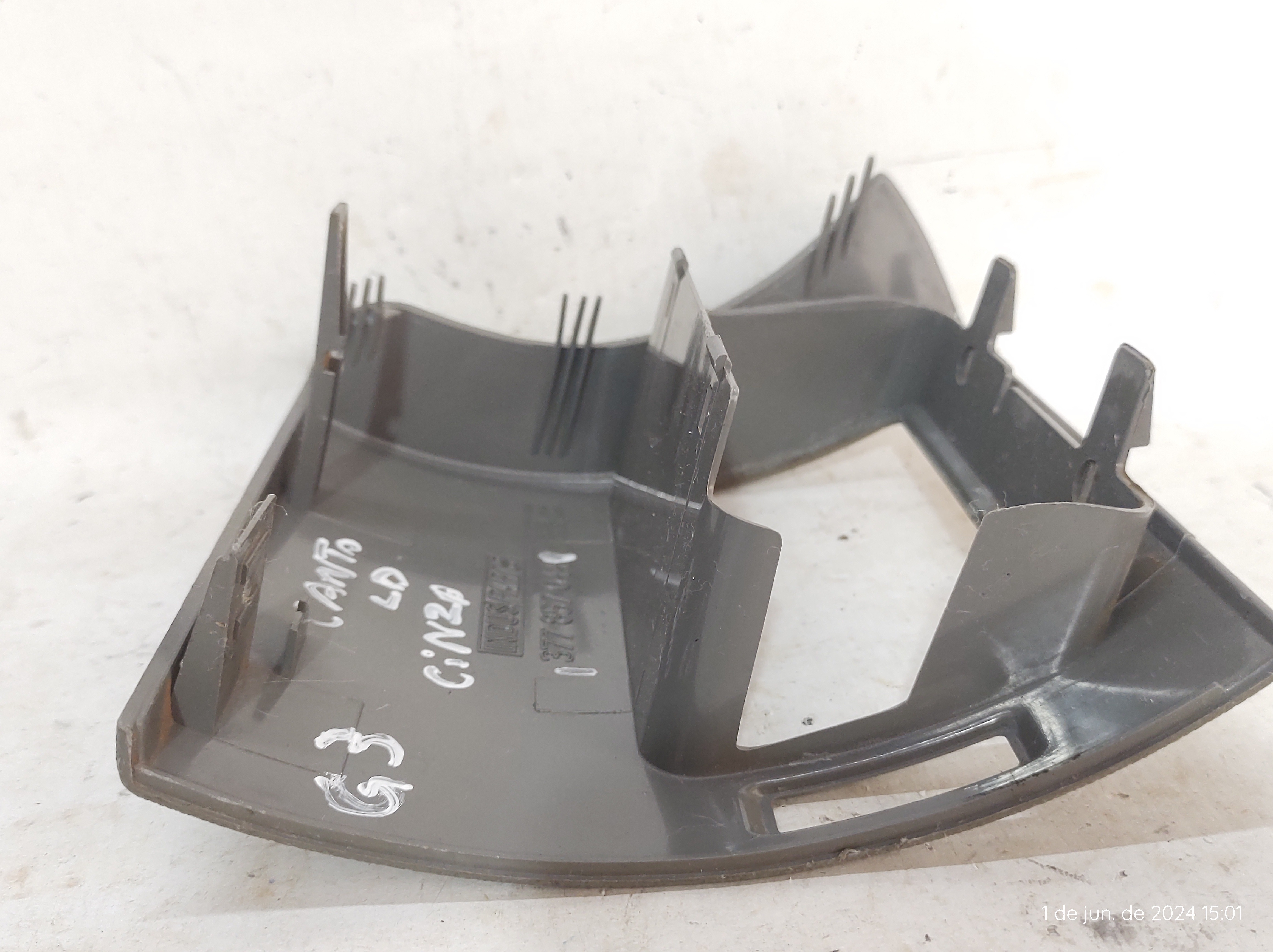 Moldura Direita Difusor Gol Saveiro Parati 00 A 5 377857044 7