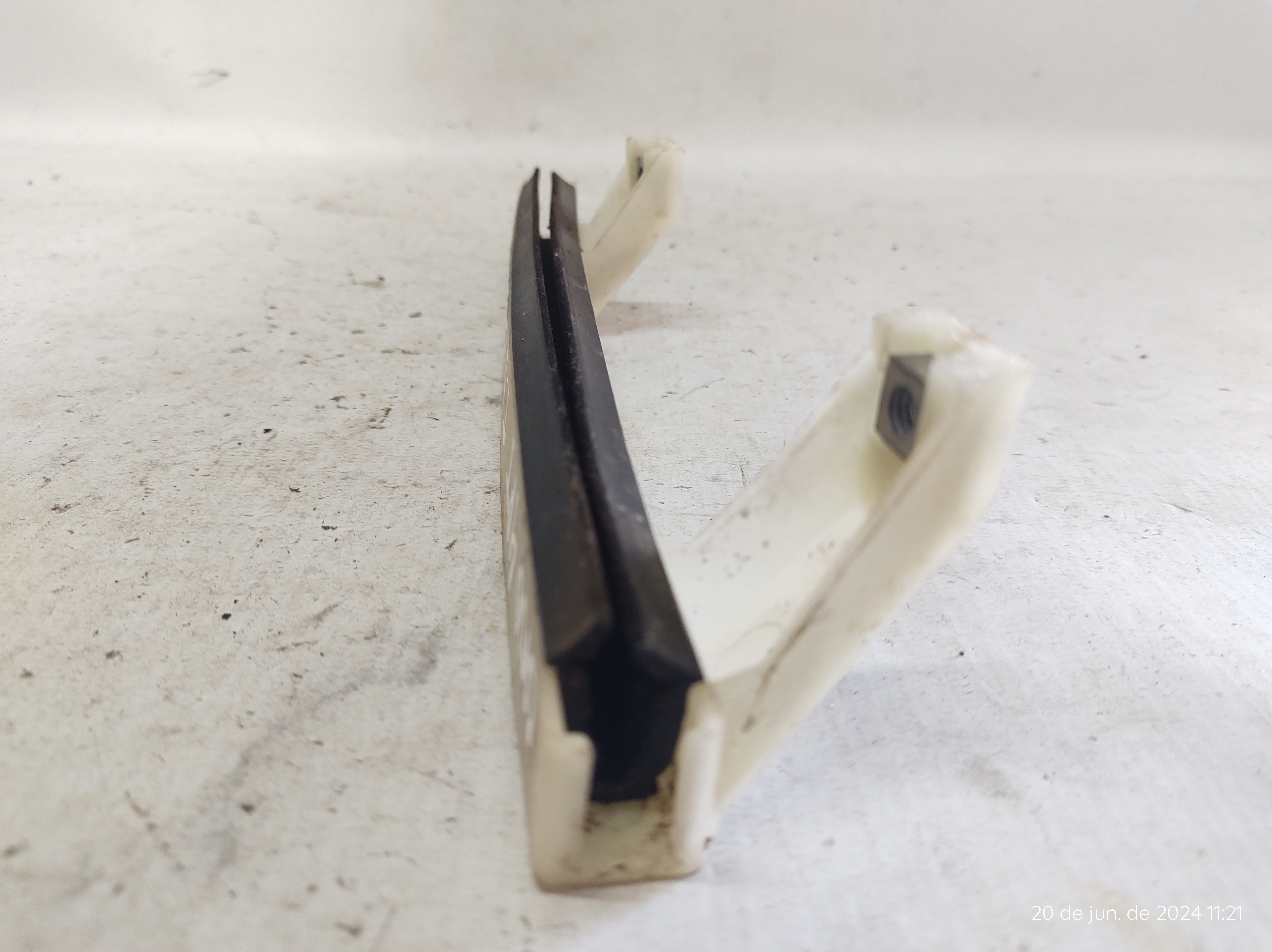 Guia Vidro Traseiro Direito Uno Mille 04 A 11 500064170 6