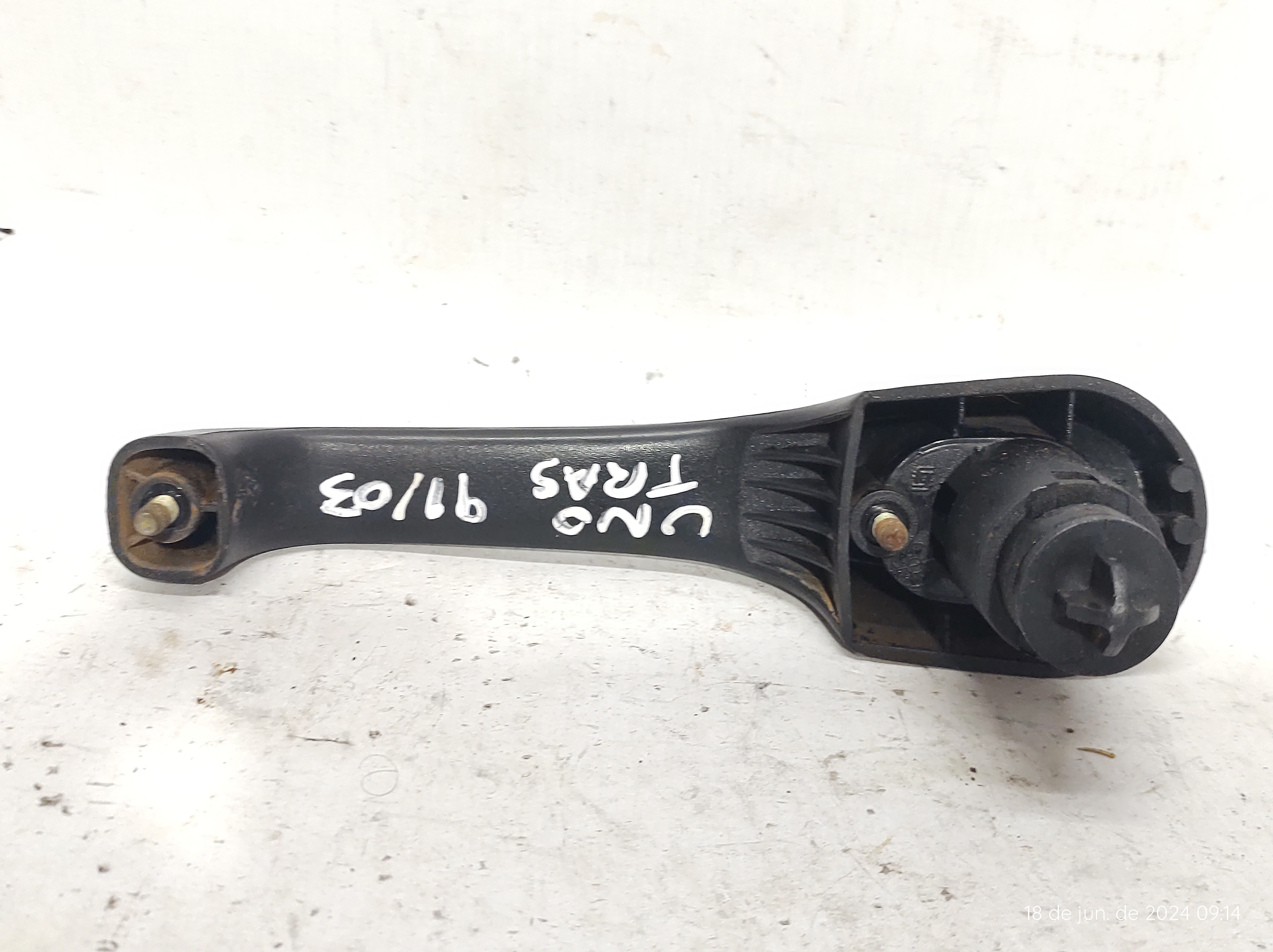 Maçaneta Ext Traseira Direita Esquerda Uno Mille 1991/03  Preto Traseira 2