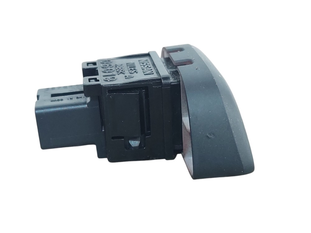 Botão Pisca Alerta Nissan March 2011 A 2015 Preto 6
