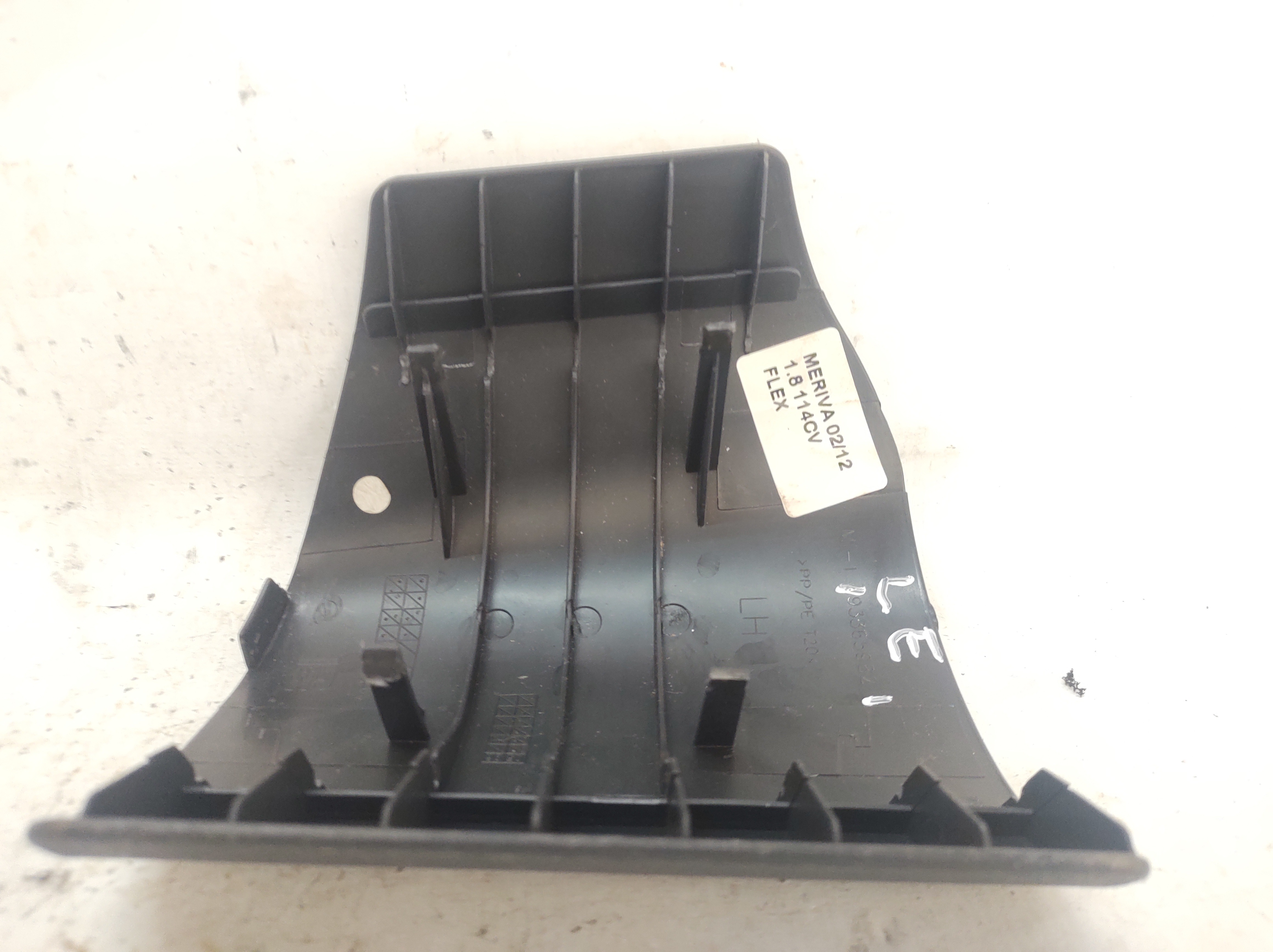 Moldura Esquerda Banco Traseiro Meriva 02 A 12 93365982 Preto 2
