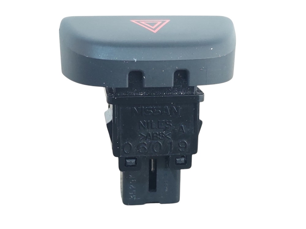 Botão Pisca Alerta Nissan March 2011 A 2015 Preto 4