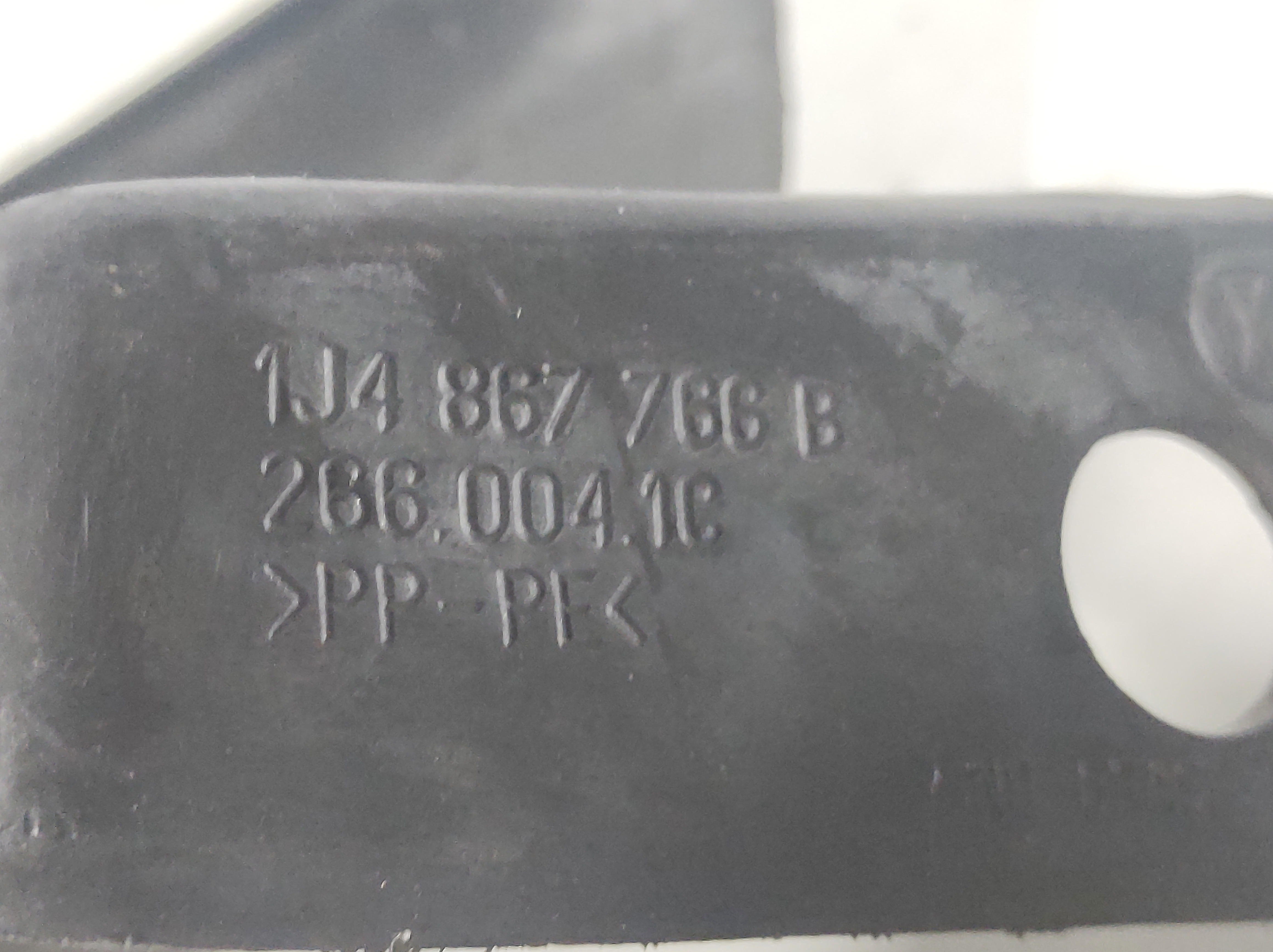 Moldura Caixa Roda Direita Golf 99 A 05 1j4867766 9