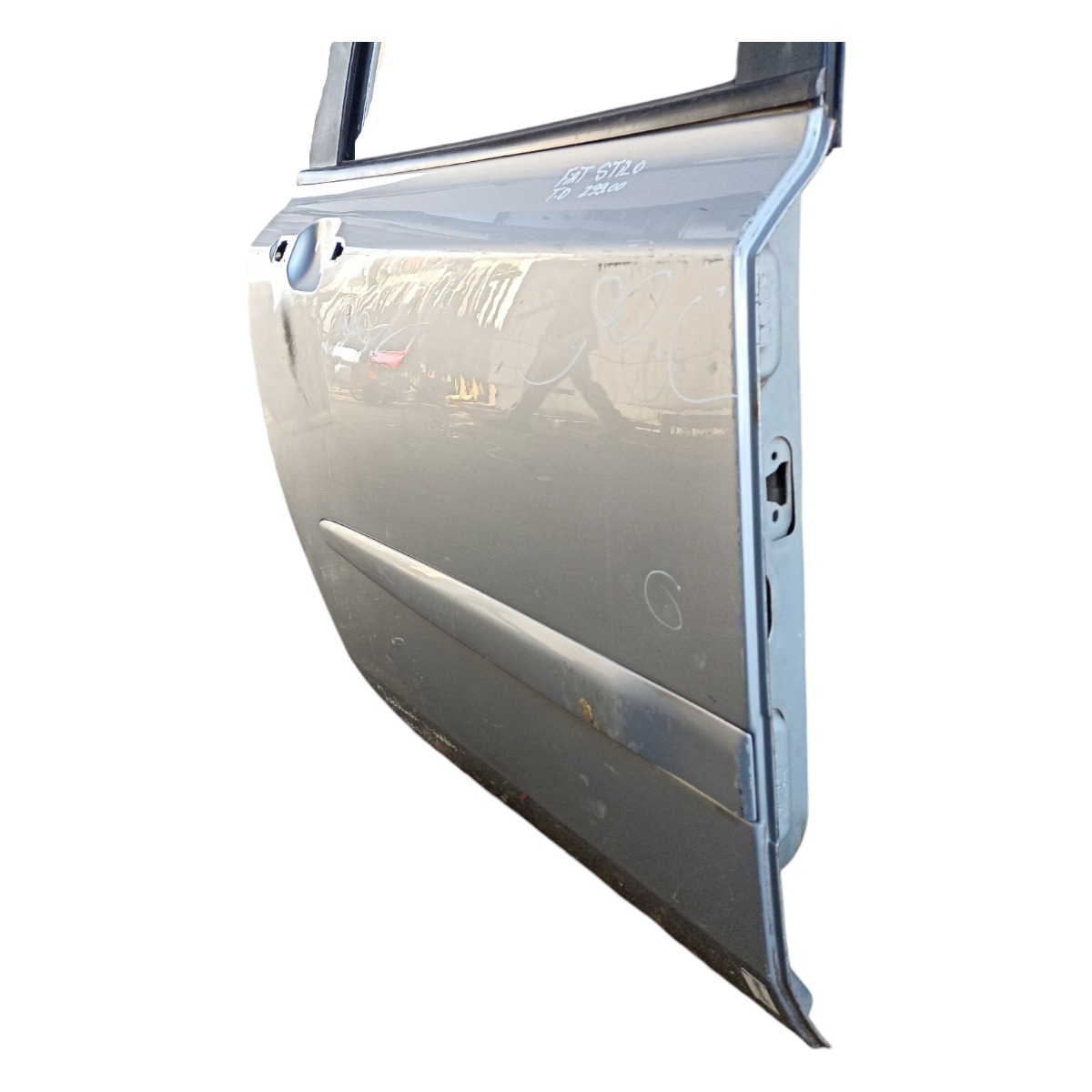 Porta Traseira Direita Fiat Stilo Com Pequenos Detalhes  Traseira Direito Prata 3