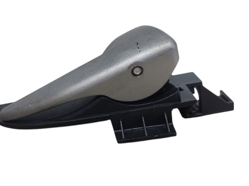 Maçaneta Interna Dianteira Direita  Celta 2007 A 2015 Cinza Dianteira 4