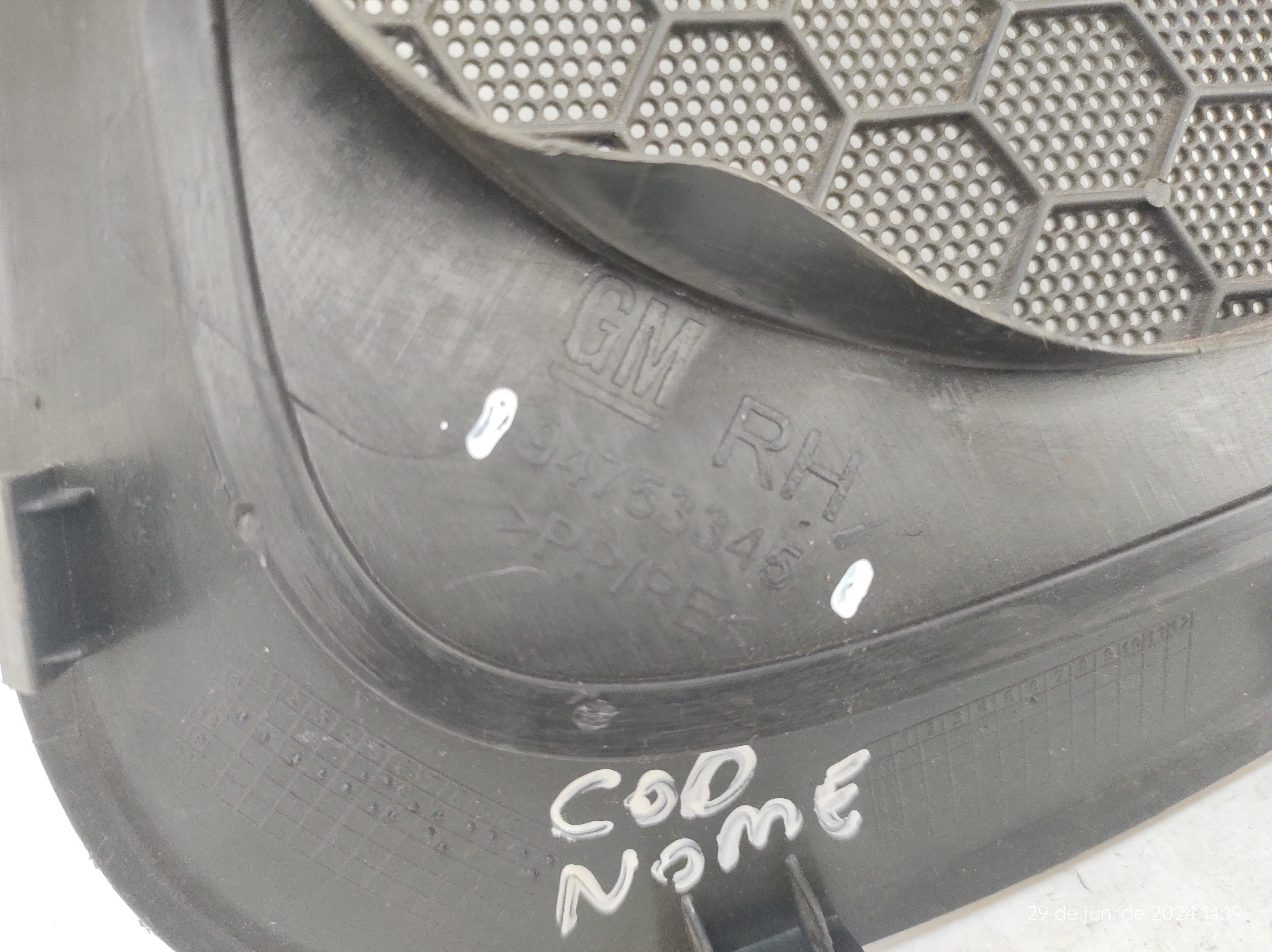 Tela auto-falante traseira direita onix 13/16 94753345 5