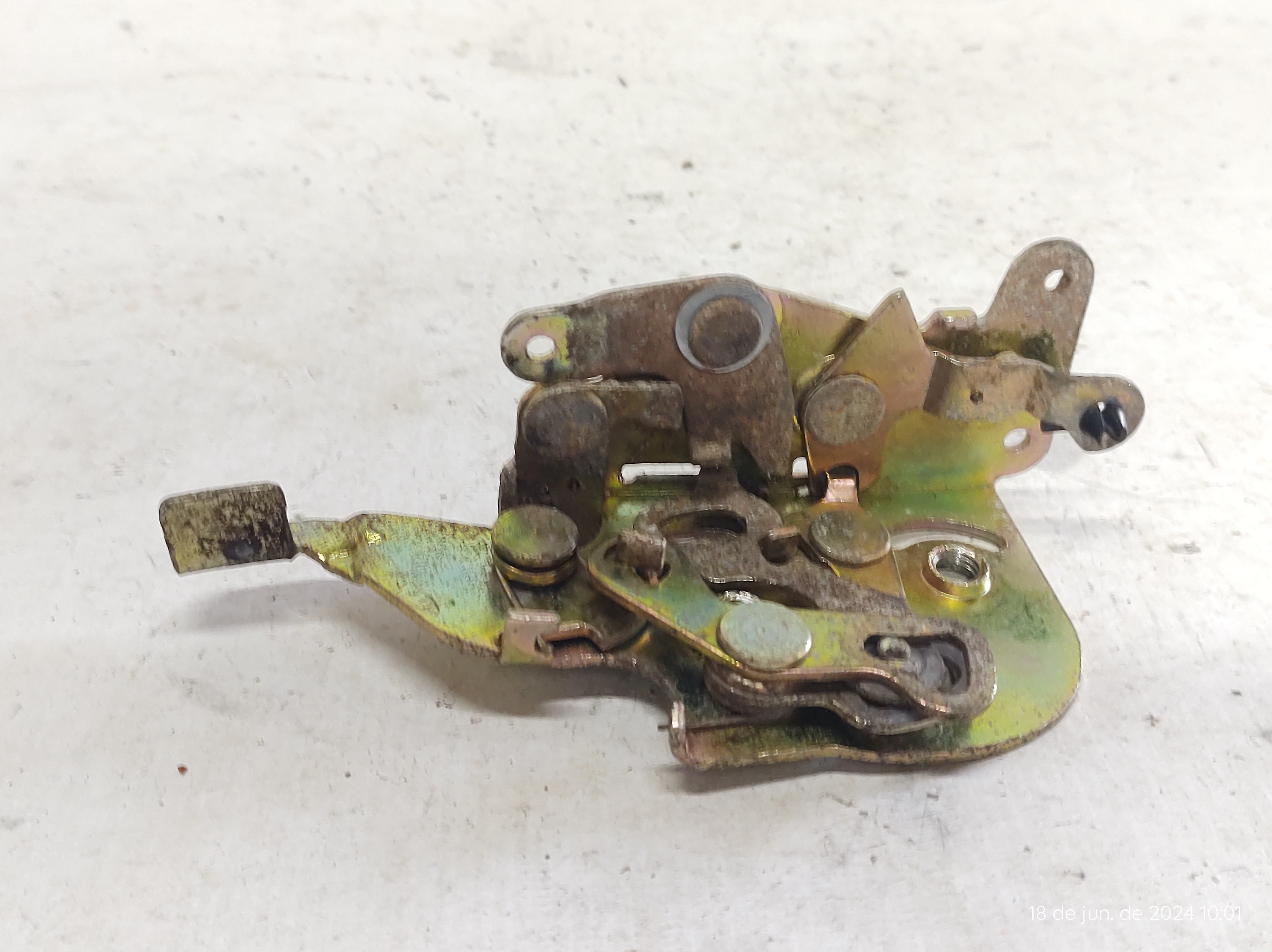 Fechadura Traseira Direita Uno Mille 91 A 03 2